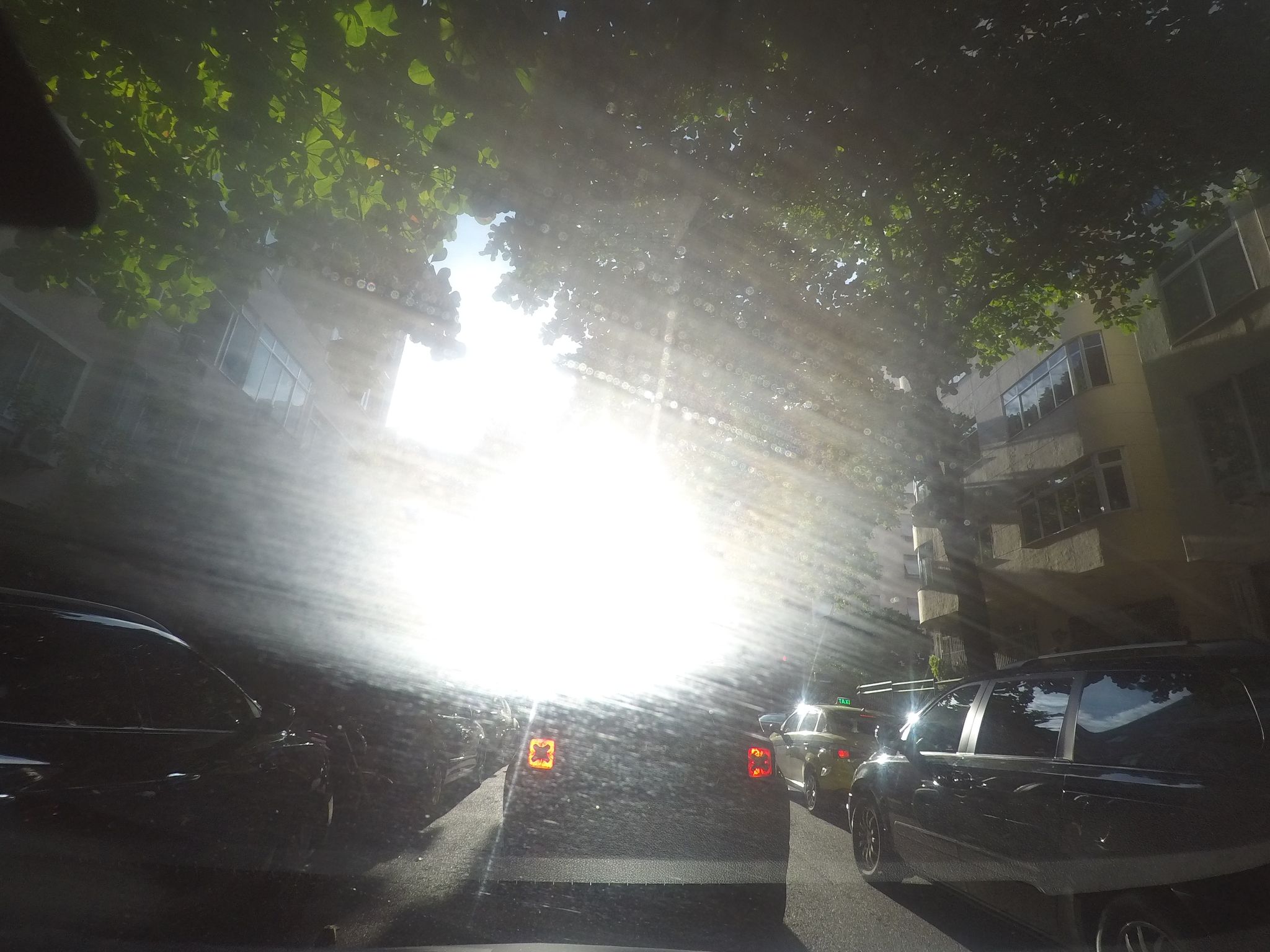 Street-level view near Edifício São Rafael II, Copacabana