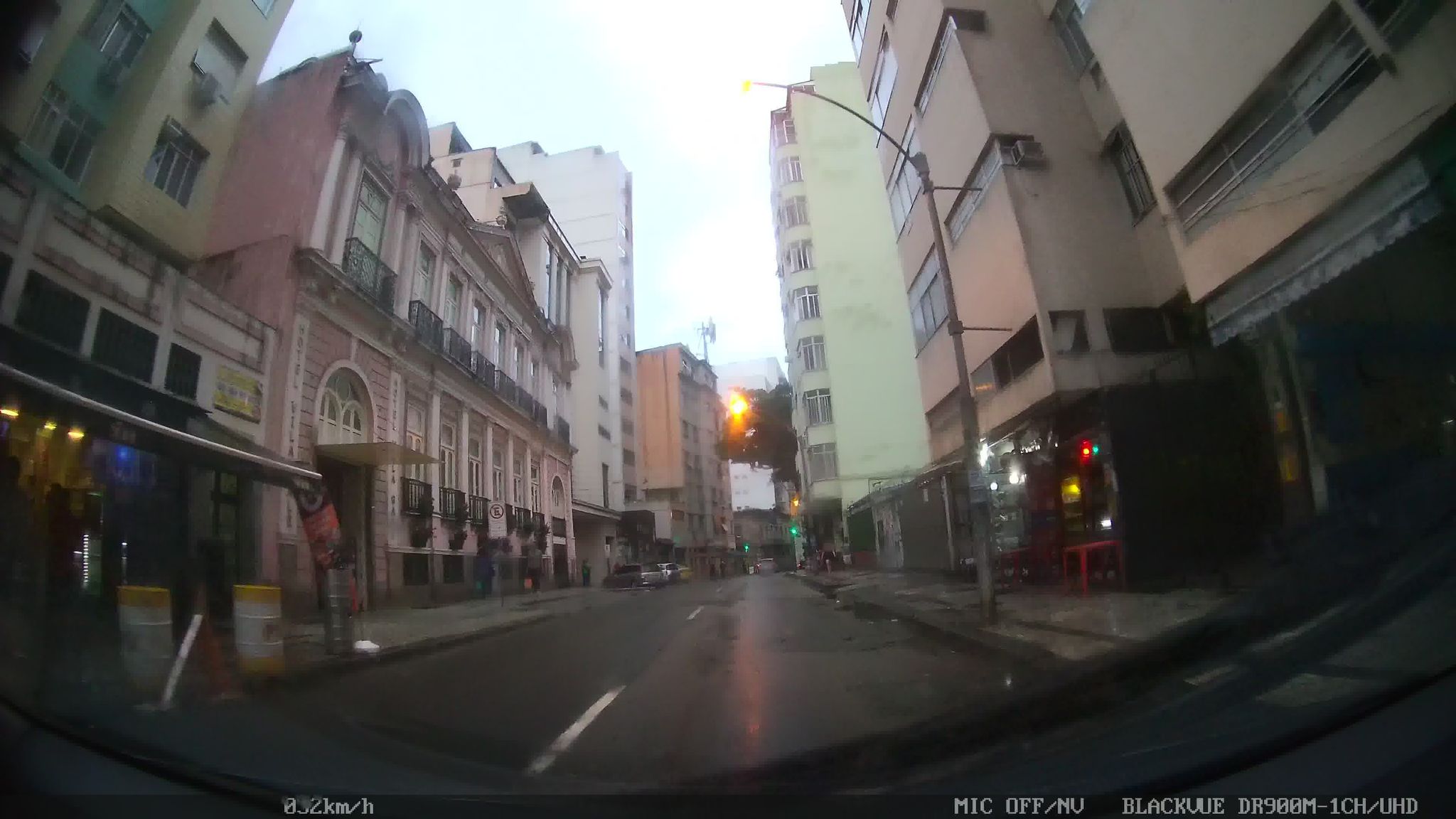 Street-level view near Edifício Sidro, Centro