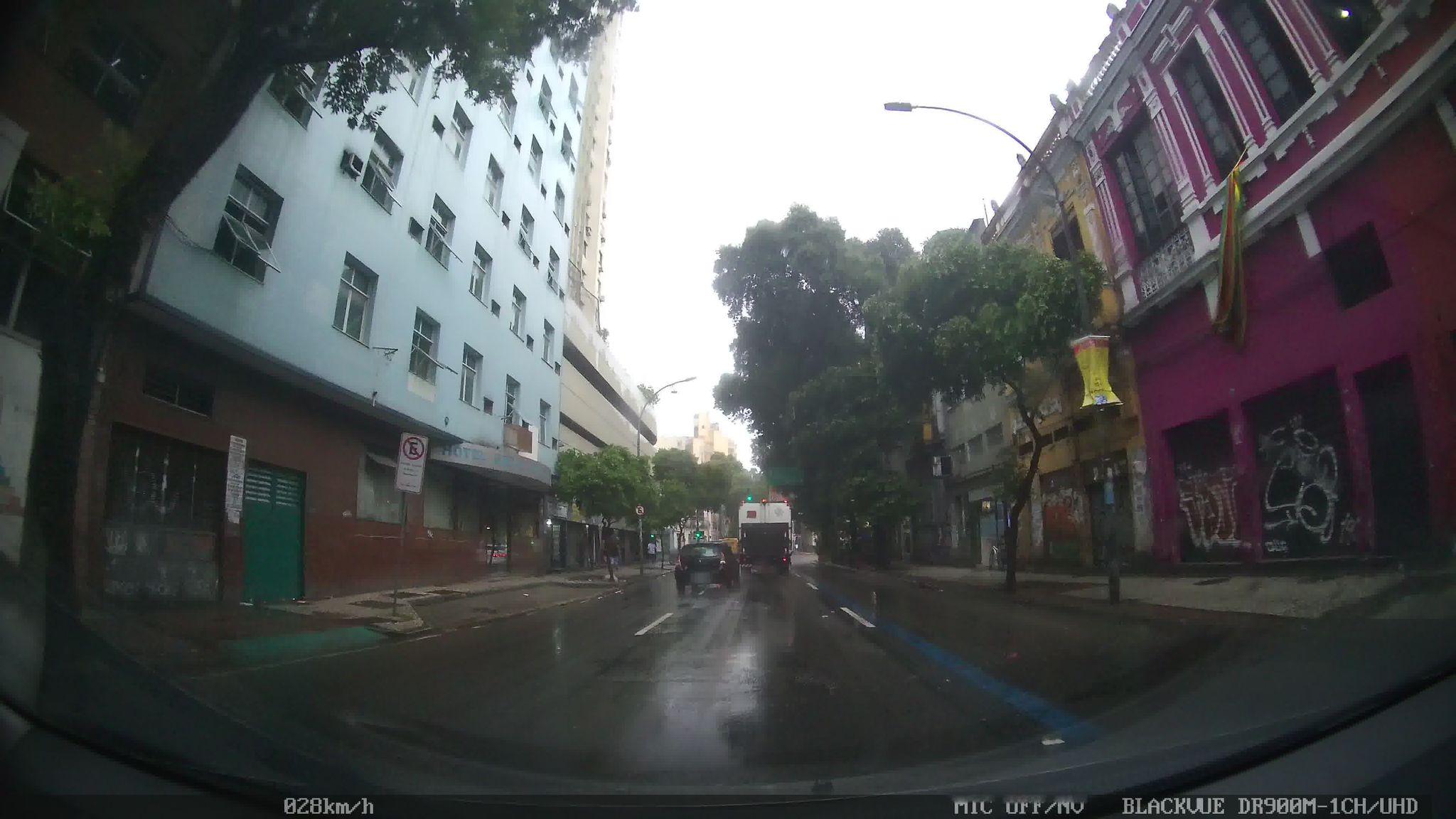 Street-level view near Edifício Sonata, Centro