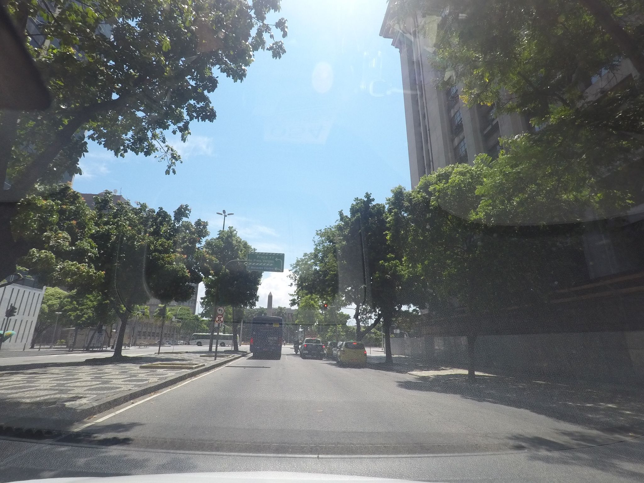 Street-level view near Edifício Sul Americano, Centro