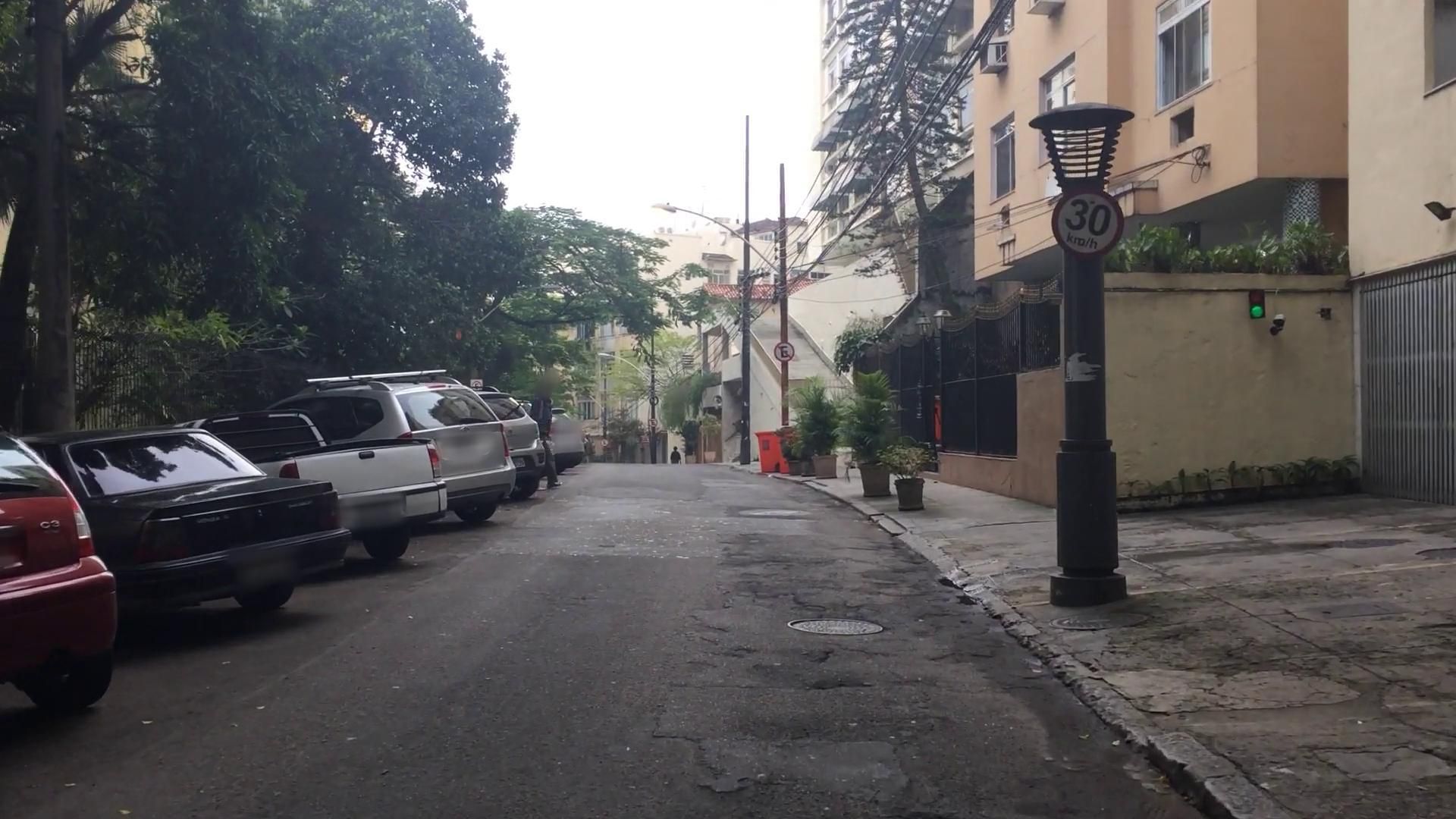 Street-level view near Edifício Taquaretingo, Laranjeiras