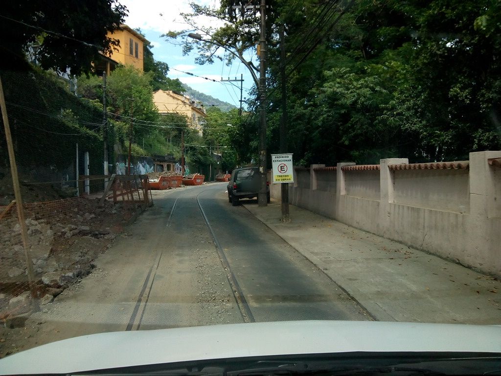 Street-level view near Edifício Valência, Cosme Velho
