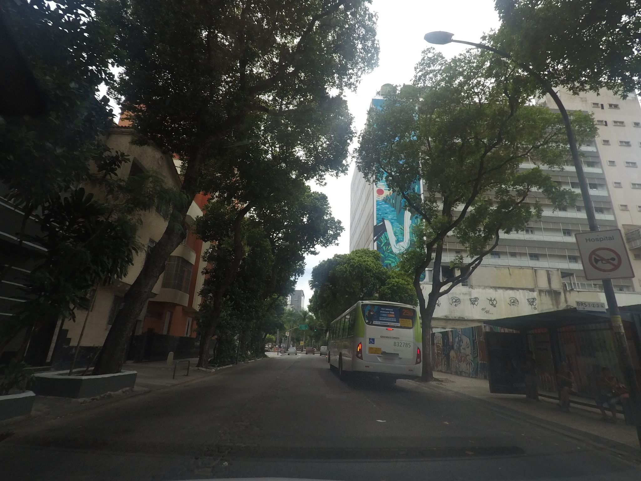Street-level view near Edifício Vasques, Centro