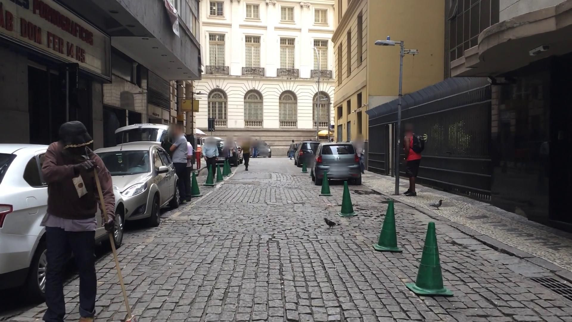Street-level view near Edifício Vaz, Centro