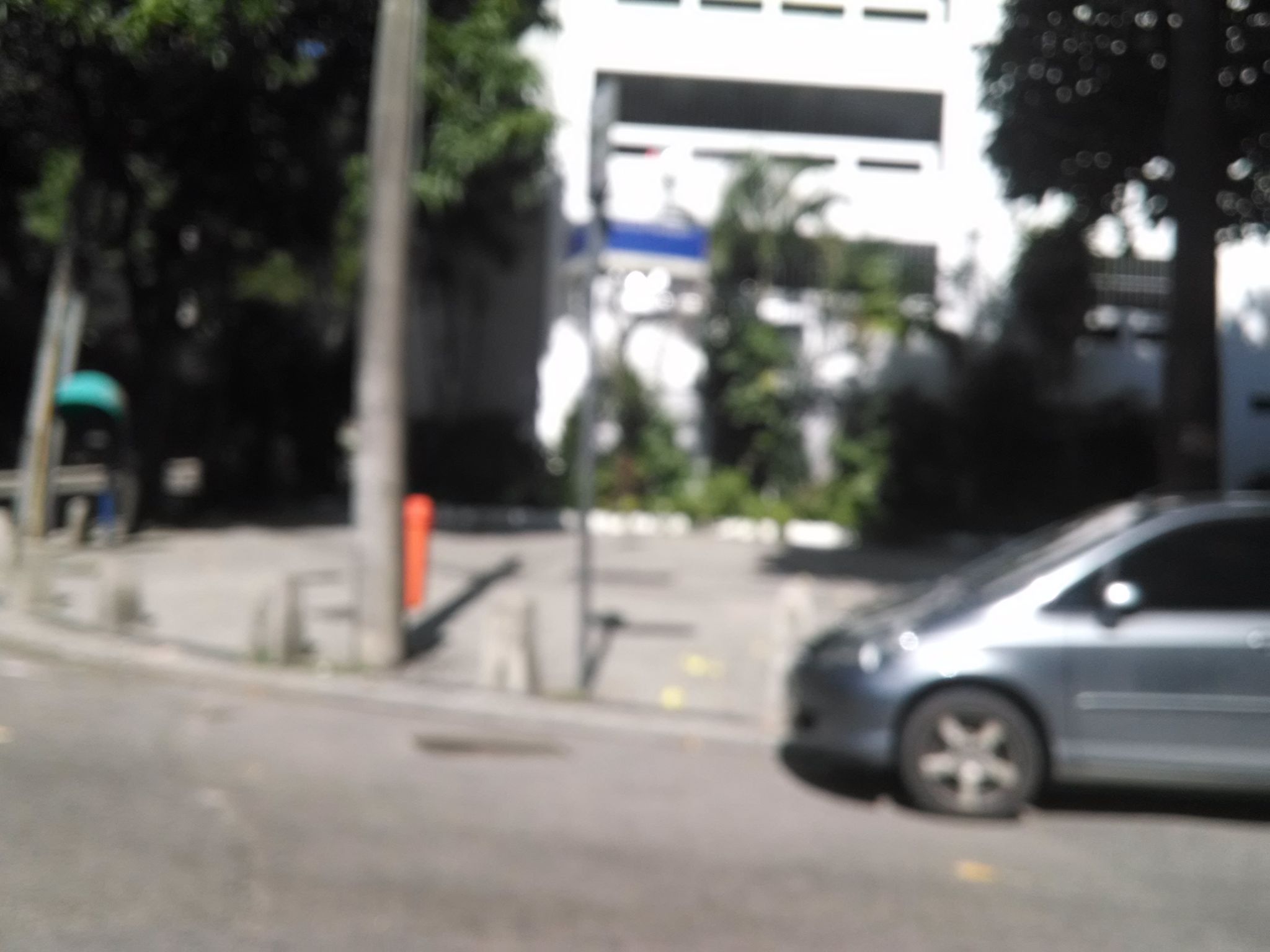 Street-level view near Edifício Vistamar, Botafogo