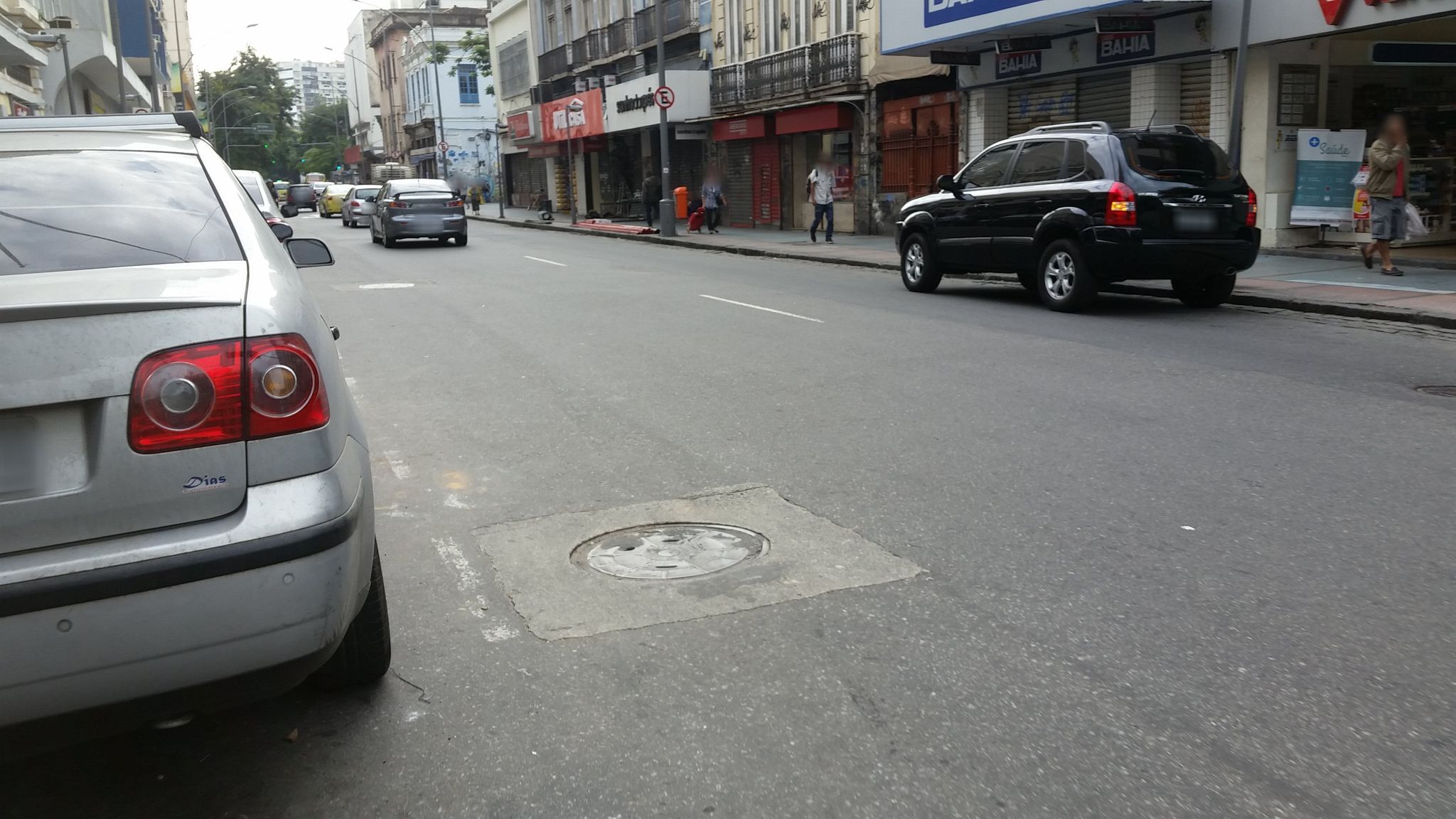 Street-level view near Edifício Vitória, Catete