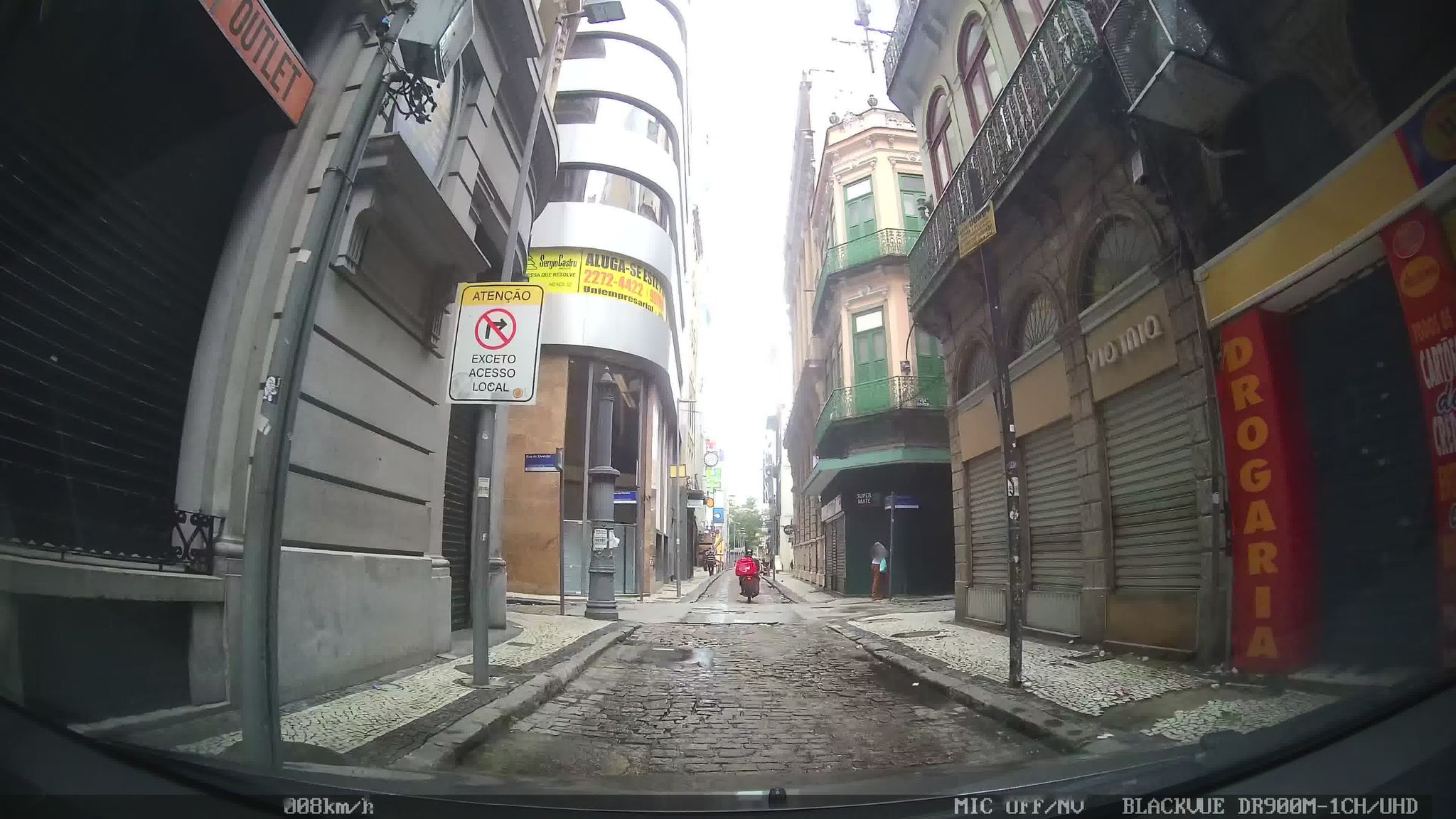 Street-level view near Edifício Xavantes, Centro