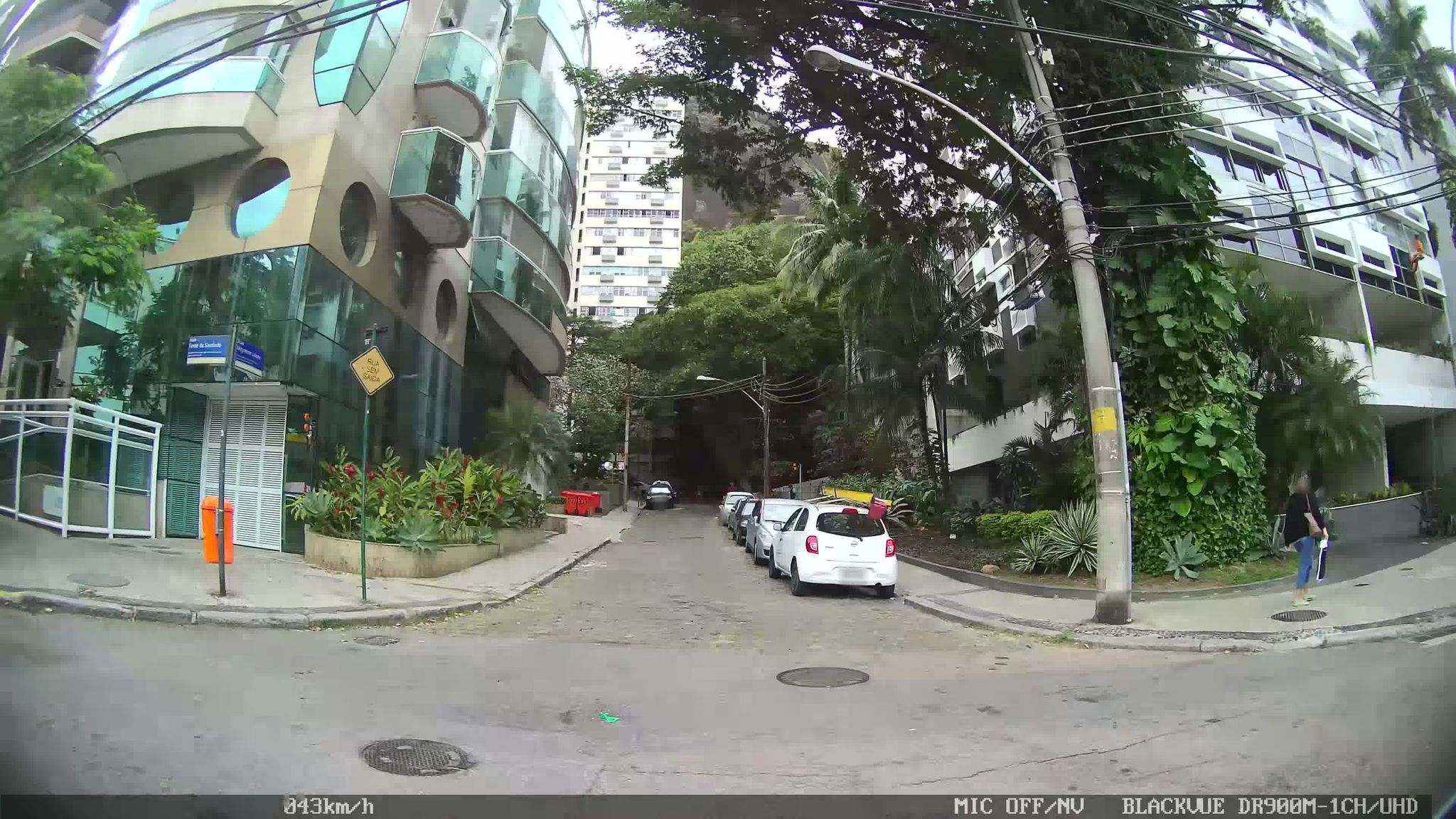 Street-level view near Engenho da Lagoa, Lagoa