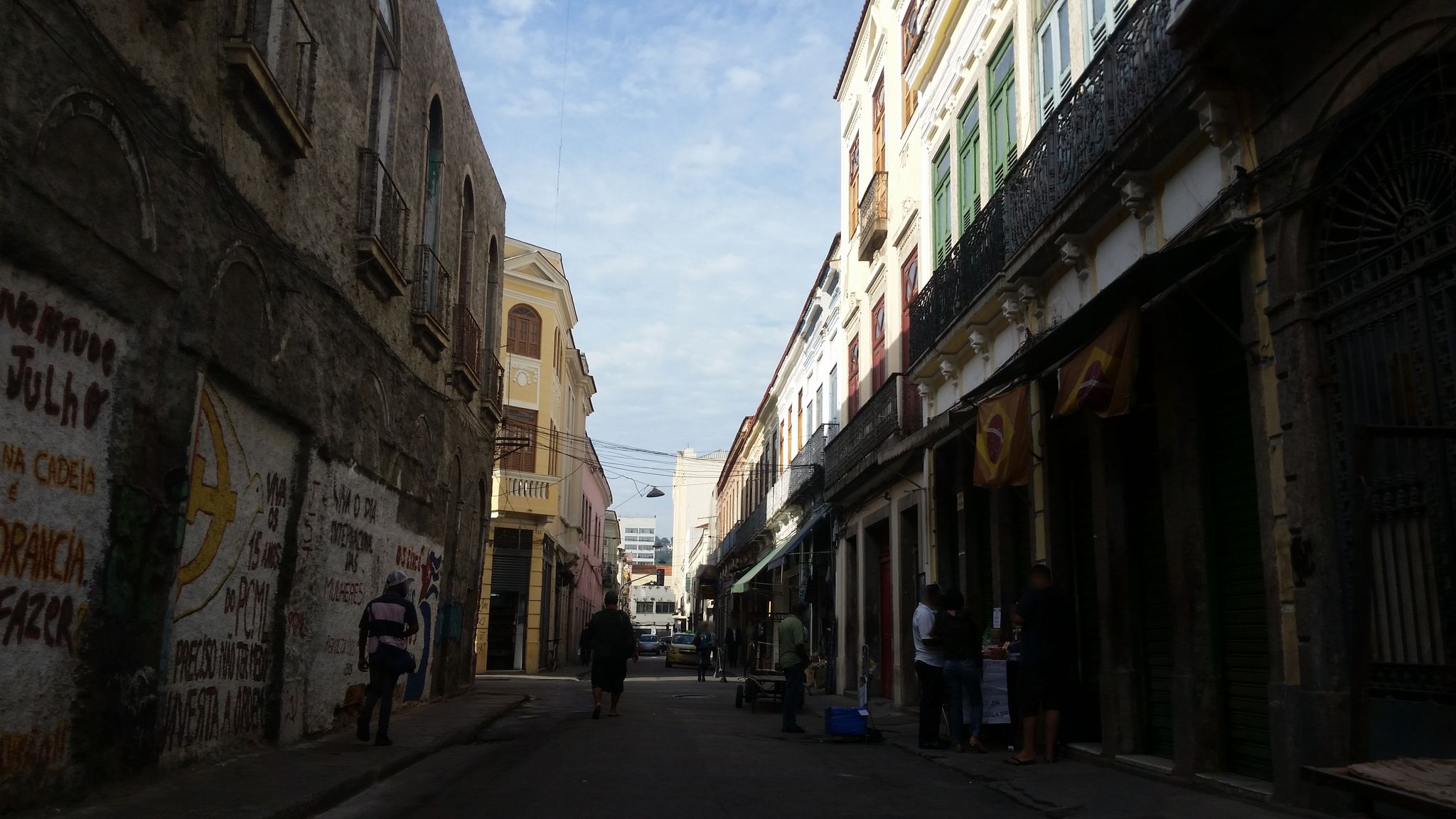 Street-level view near Fachada do Monumento Histórico, Centro