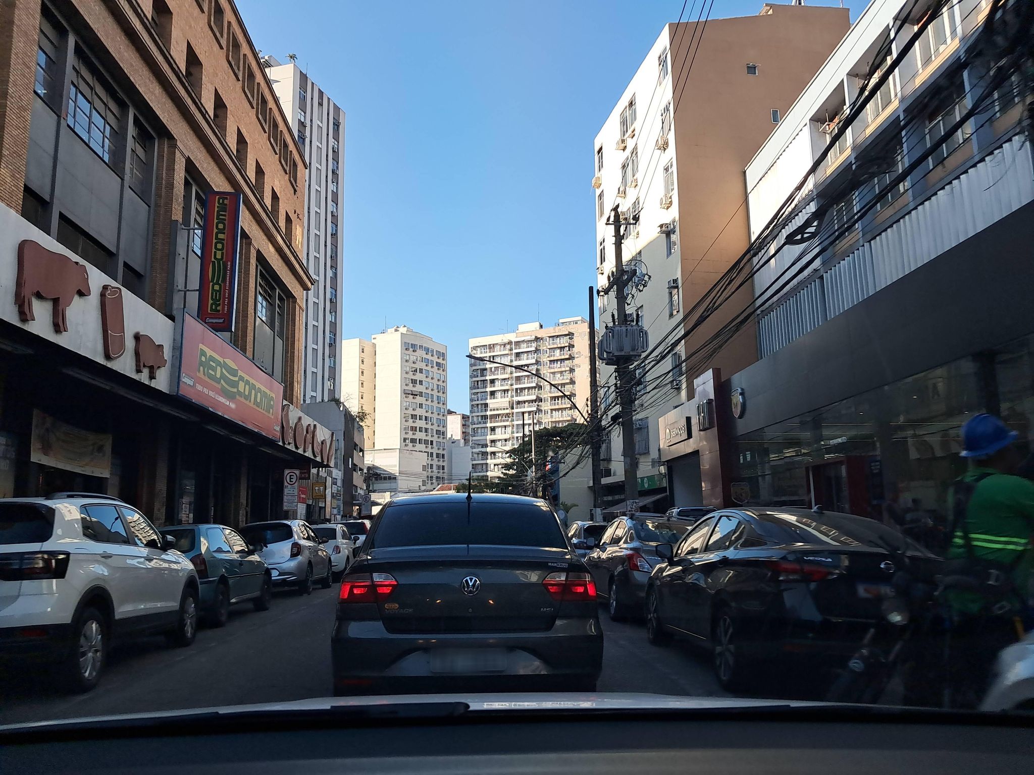 Street-level view near Fiat Auto Centro, Botafogo