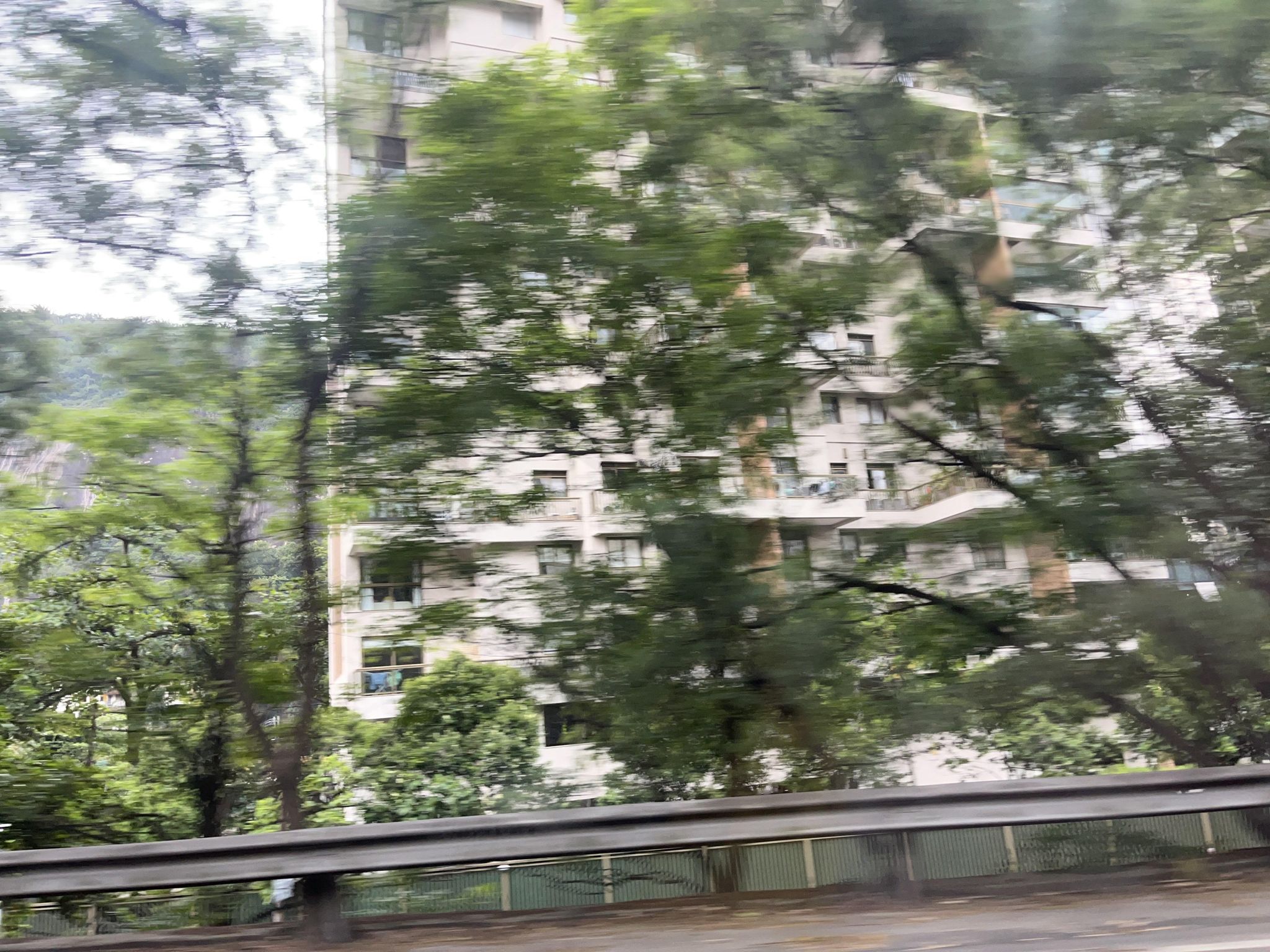 Street-level view near Fiat Itavema, São Conrado
