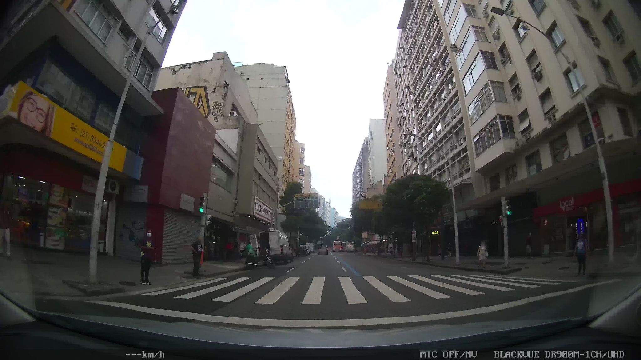 Street-level view near Galeria Menescal, Copacabana