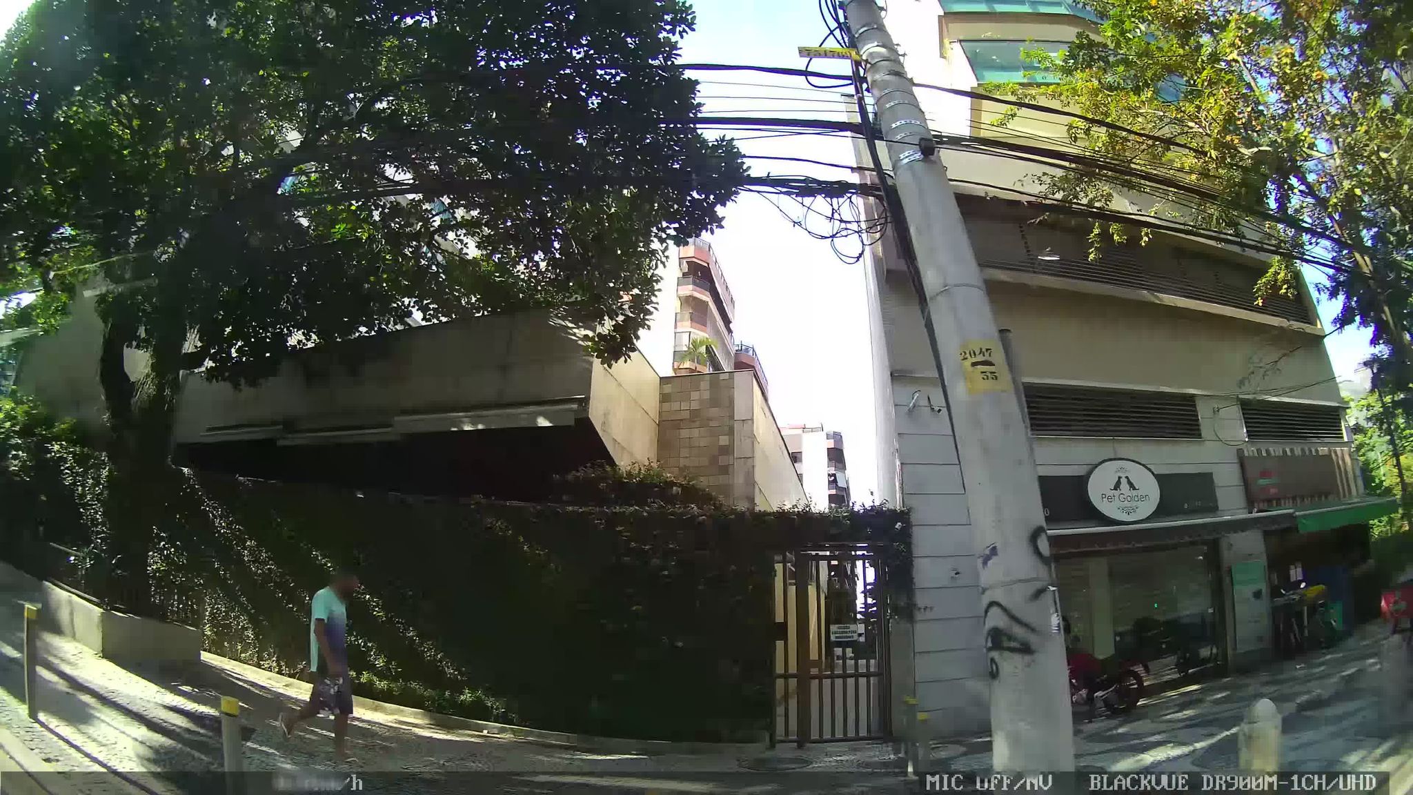 Street-level view near Gavea Gardem, Gávea