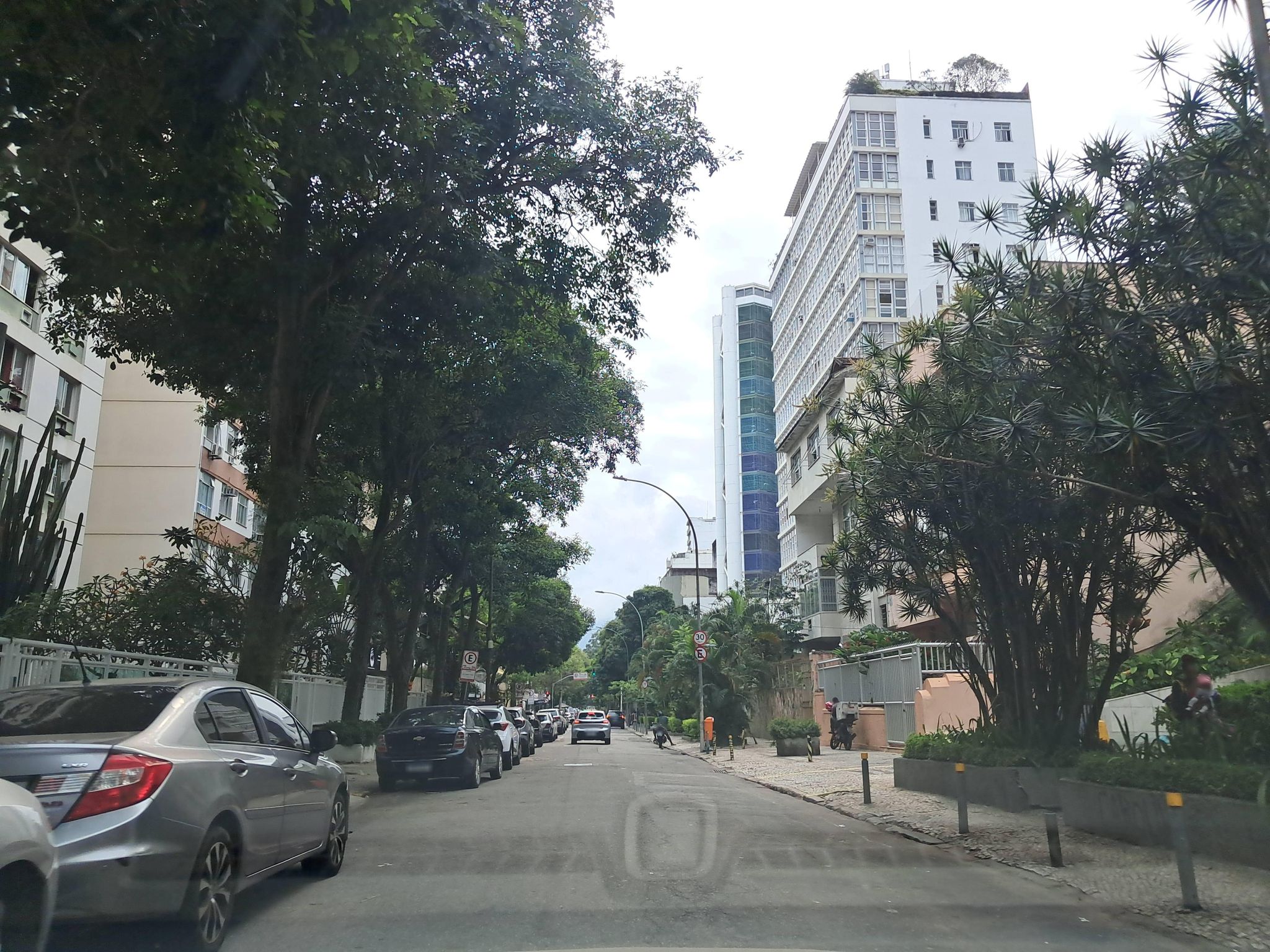 Street-level view near Gramado, Ipanema
