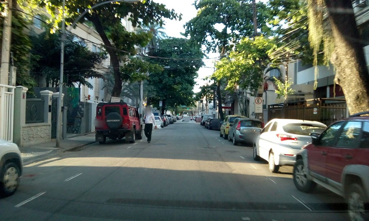 Street-level view near Grandlife Botafogo, Botafogo