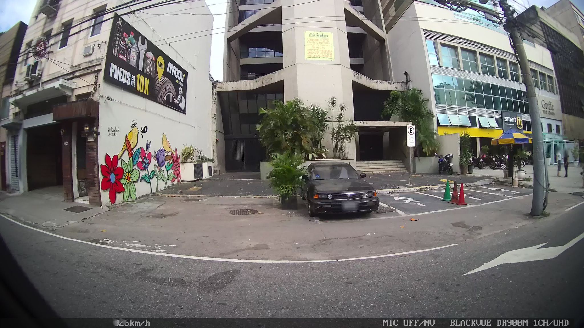 Street-level view near Griffe Botafogo, Botafogo