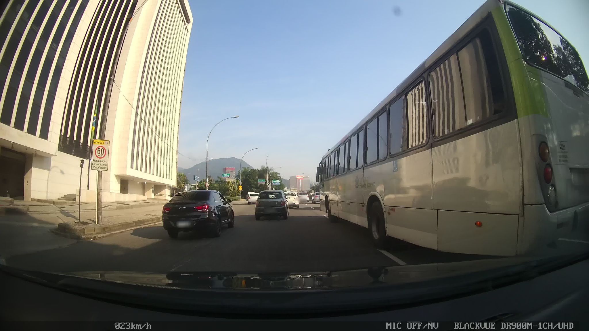 Street-level view near Hangar 6, Urca