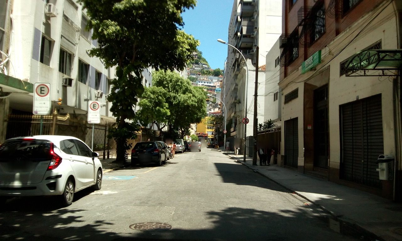 Street-level view near Ibmr, Catete