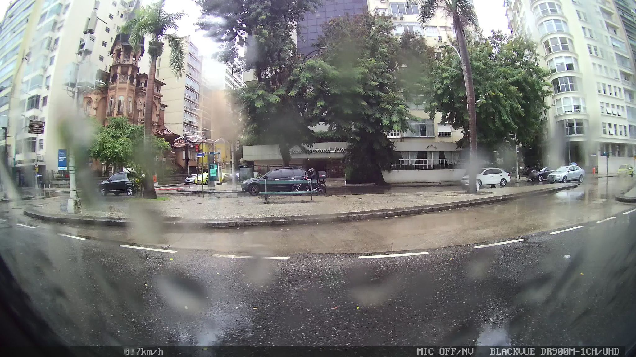 Street-level view near Internacional Rio, Glória