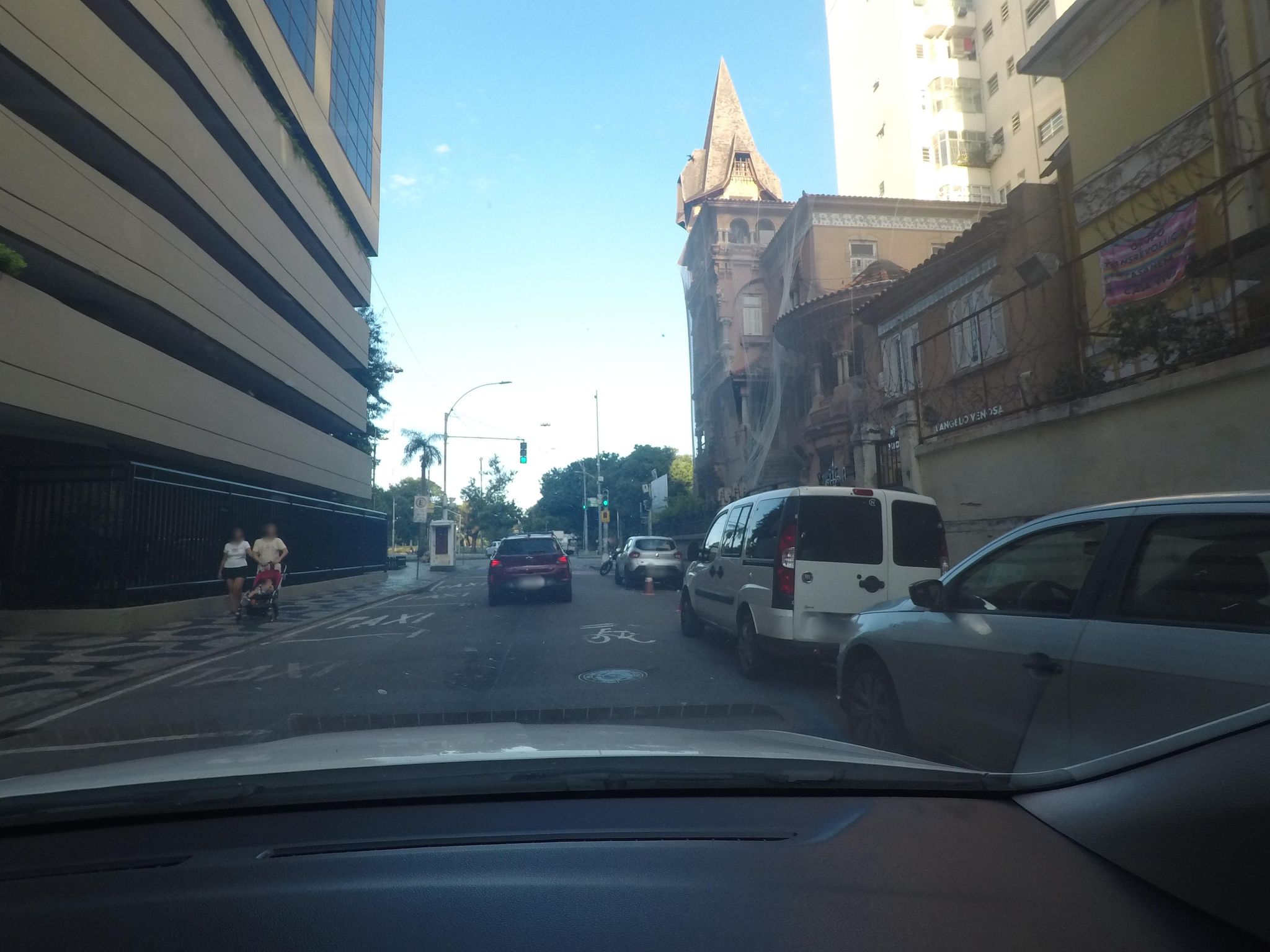 Street-level view near Internacional Rio, Flamengo