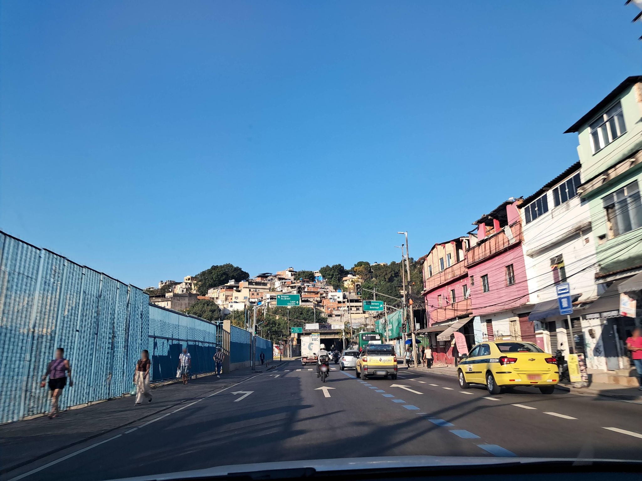 Street-level view near Invasao de Terreno Com Muitas Casas Sem Numera€ao Alguma, Centro
