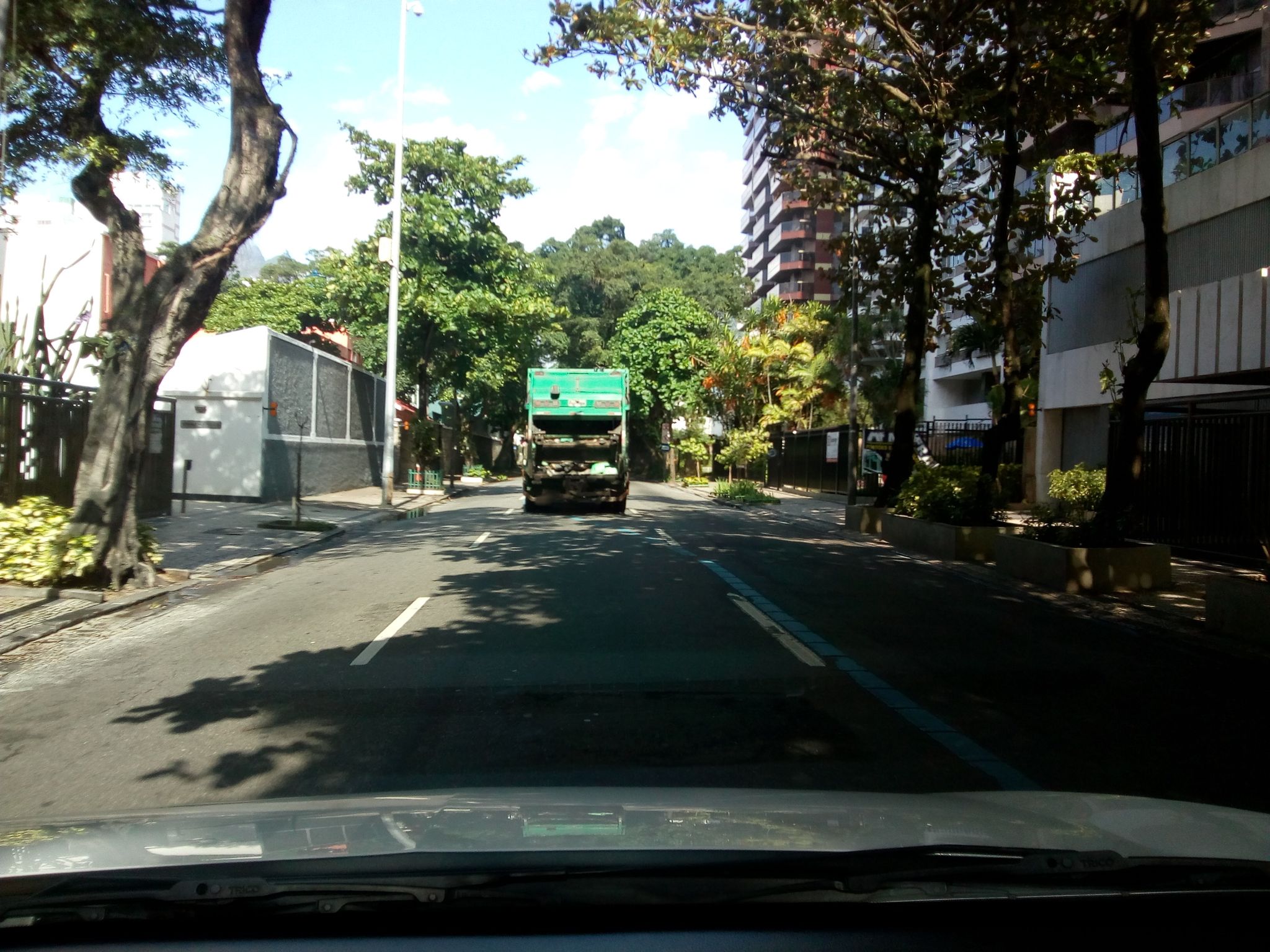 Street-level view near Ipanema, Leblon