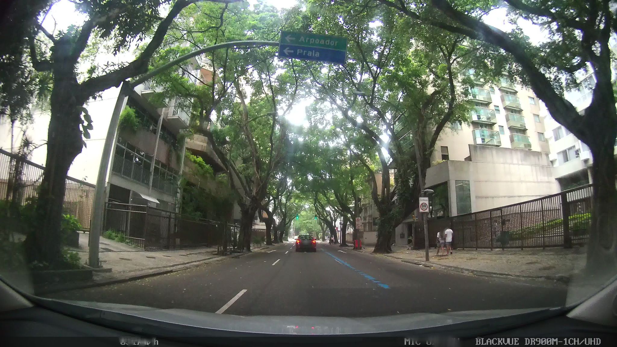 Street-level view near Ipanema Tower, Leblon