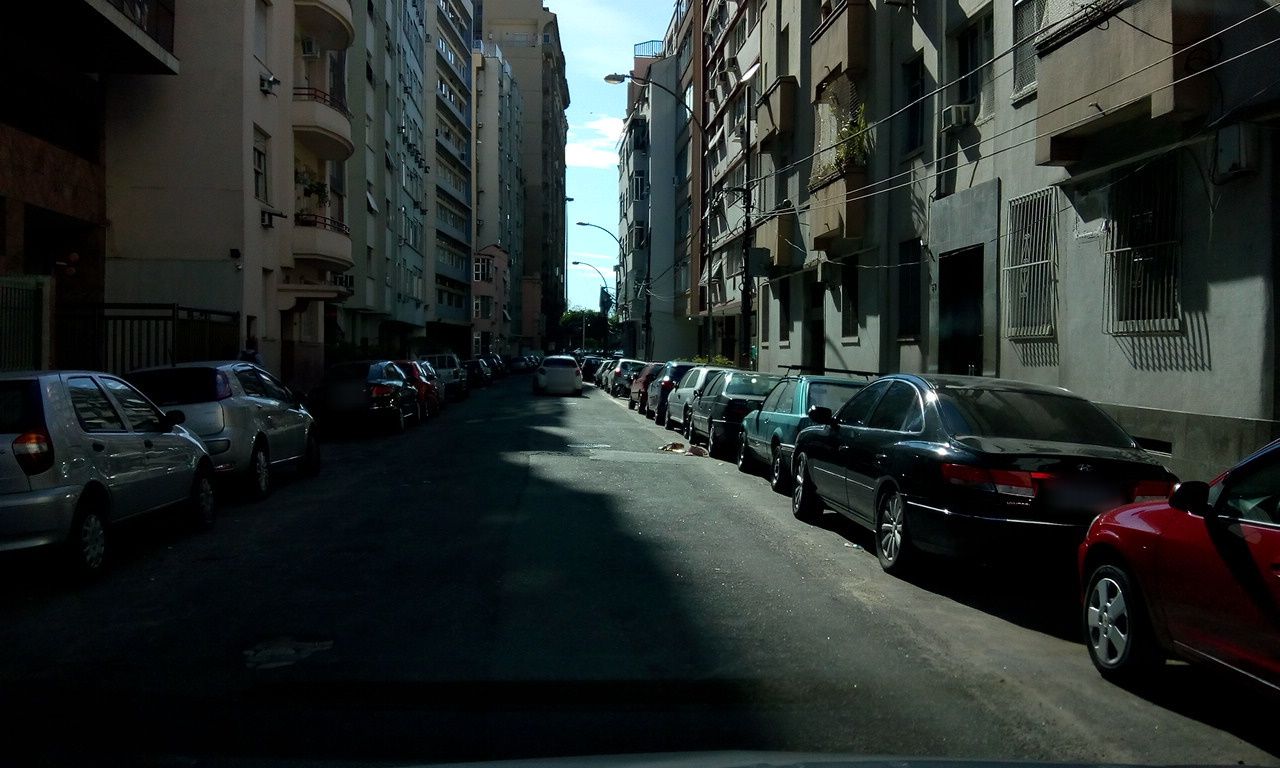 Street-level view near Jardim do Palácio, Catete