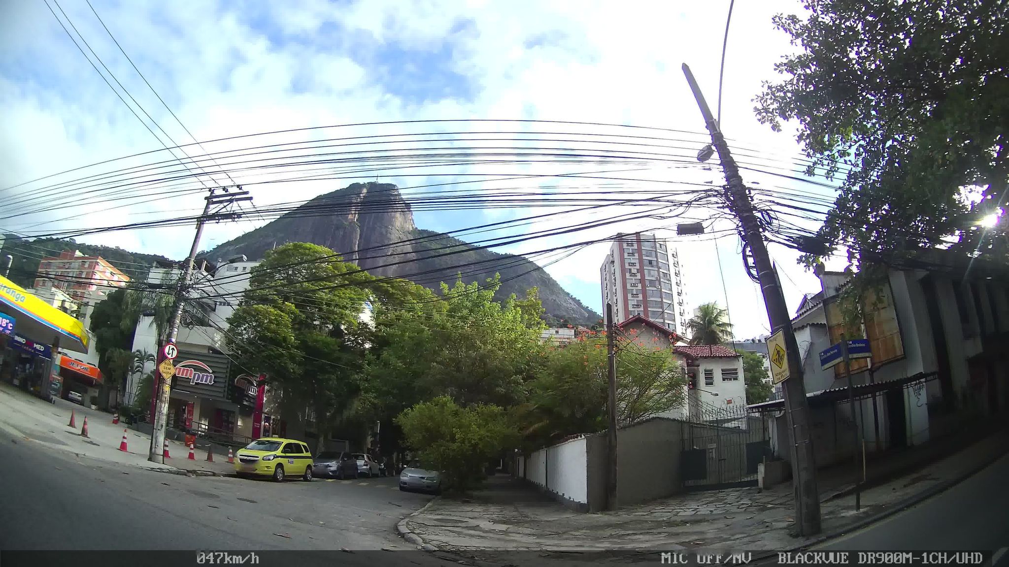 Street-level view near Joaquim de Brito, Jardim Botânico