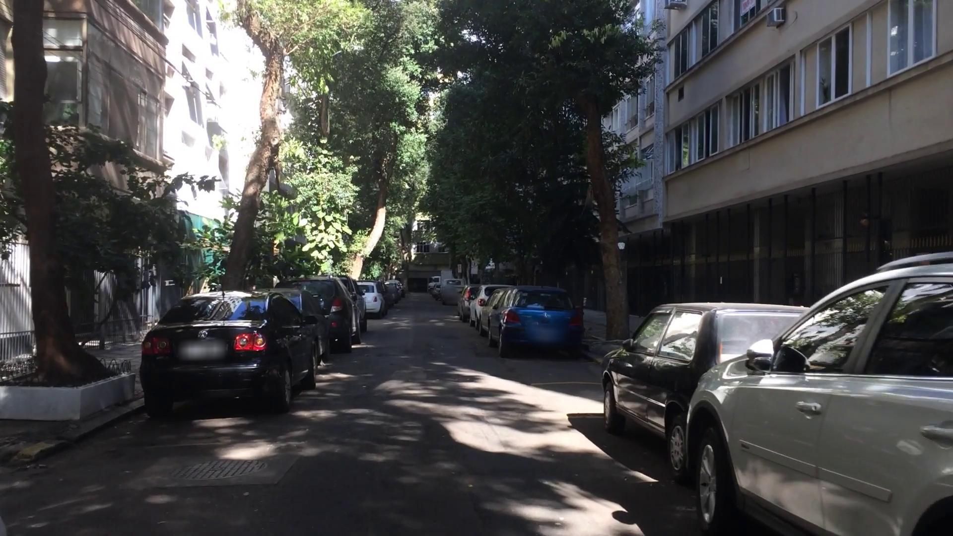 Street-level view near Joara, Catete