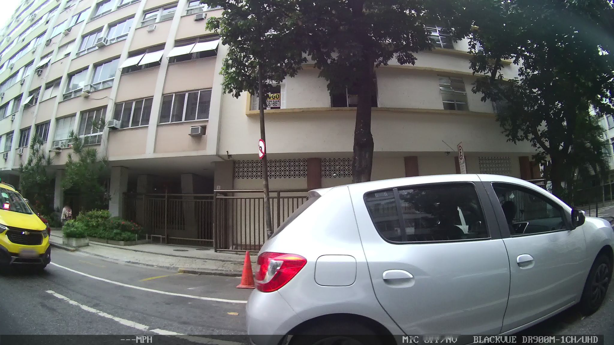 Street-level view near Justos de Moraes, Copacabana