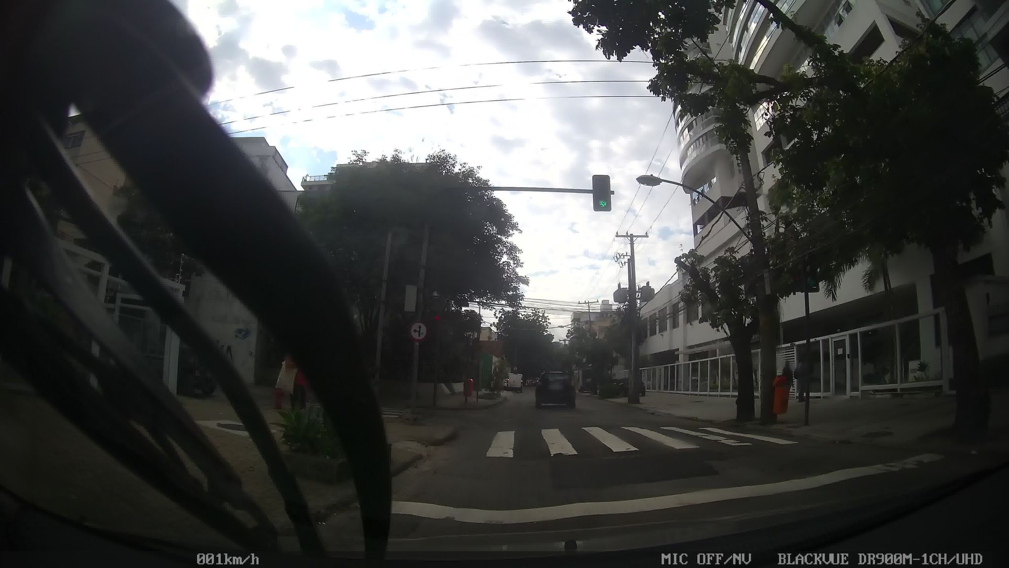 Street-level view near Leco, Botafogo