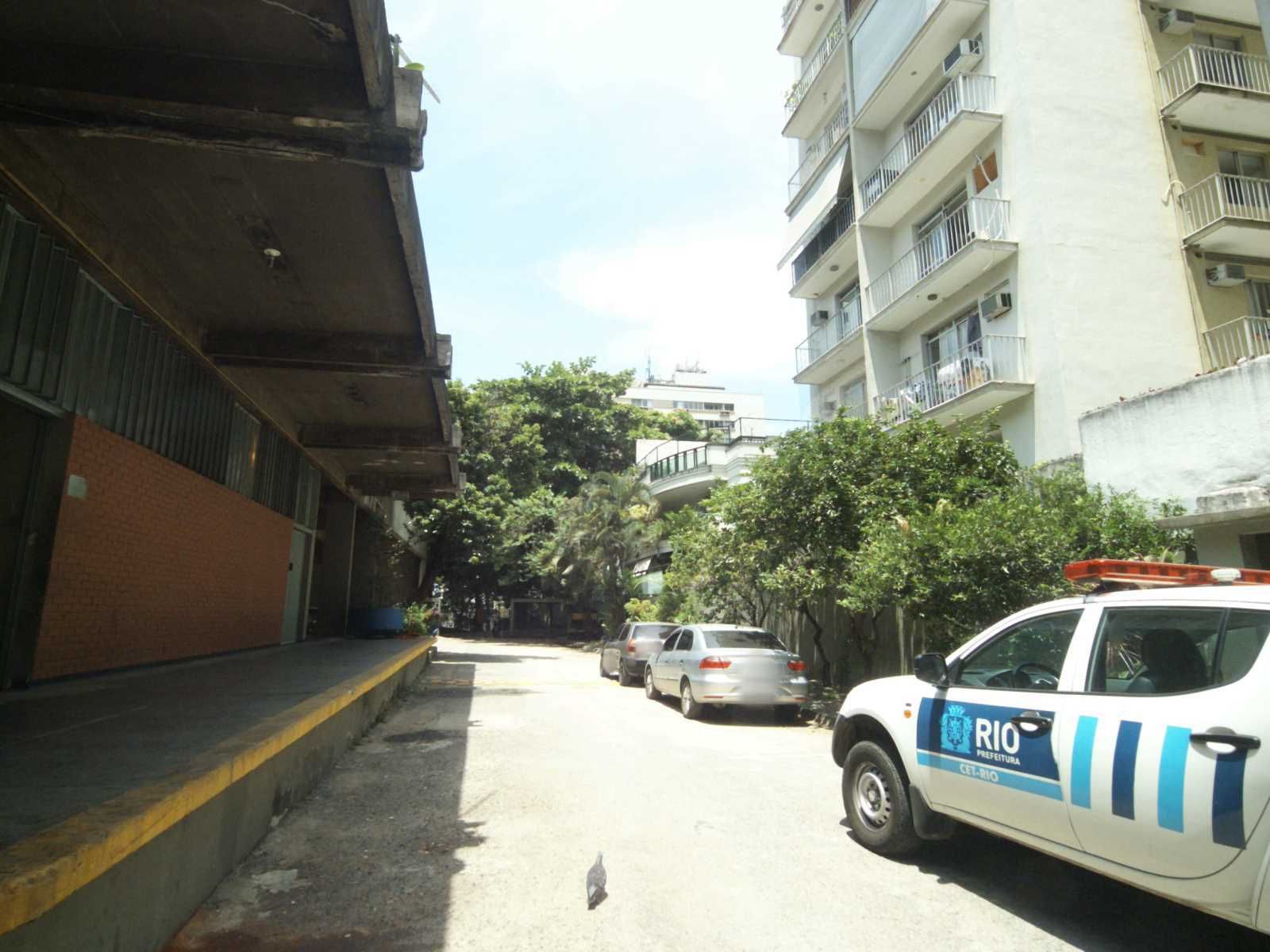 Street-level view near Locanda Di Helena, Jardim Botânico