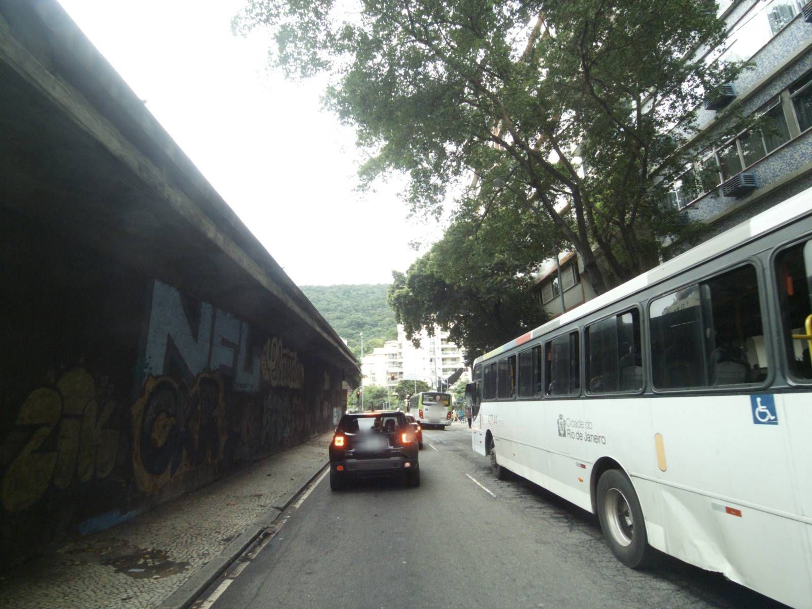 Street-level view near Lucca, Botafogo