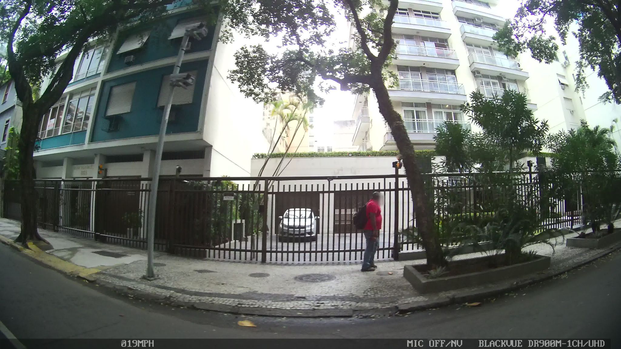 Street-level view near Lúcia Stambowsky, Lagoa
