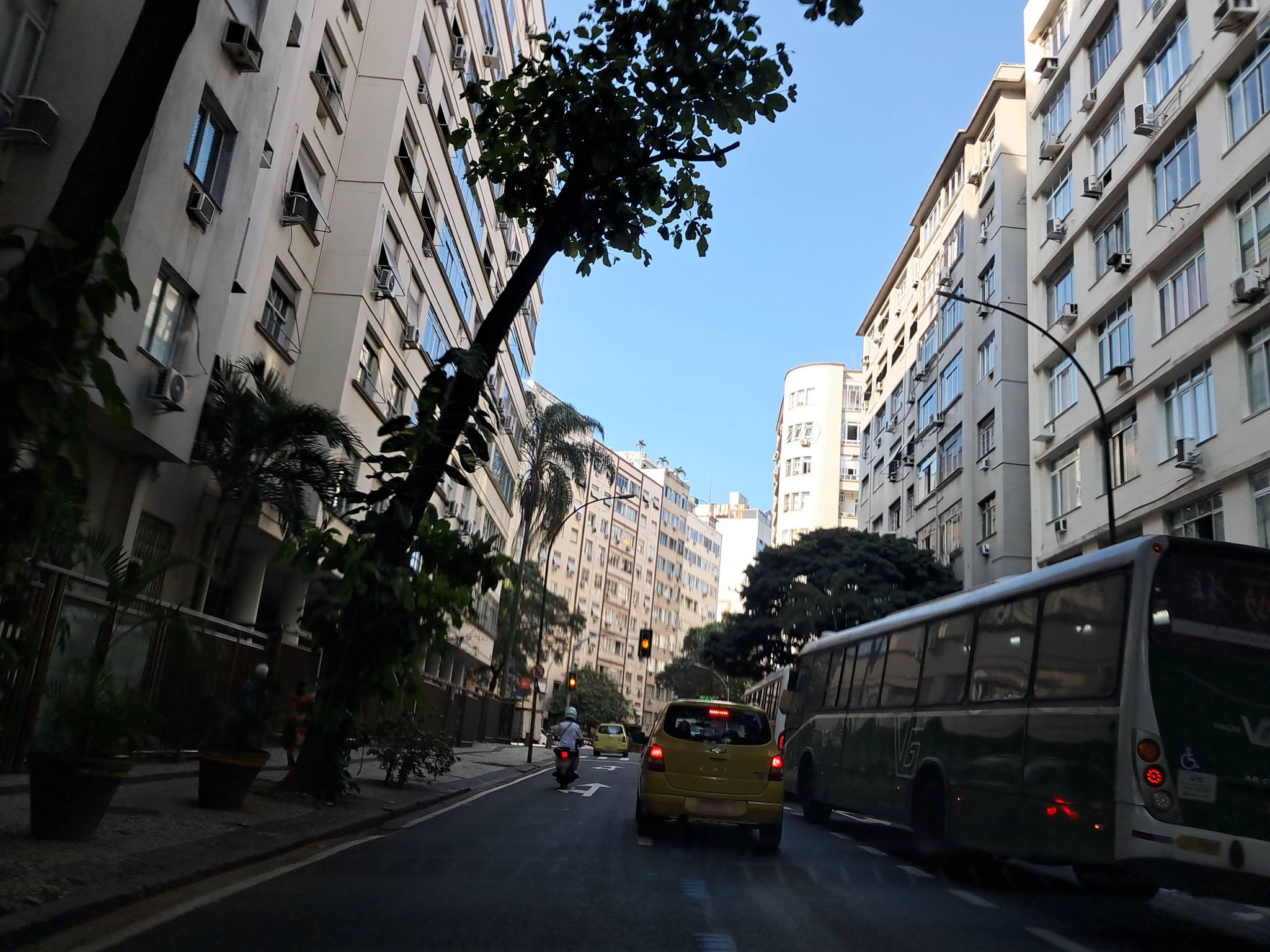 Street-level view near Majestic, Copacabana