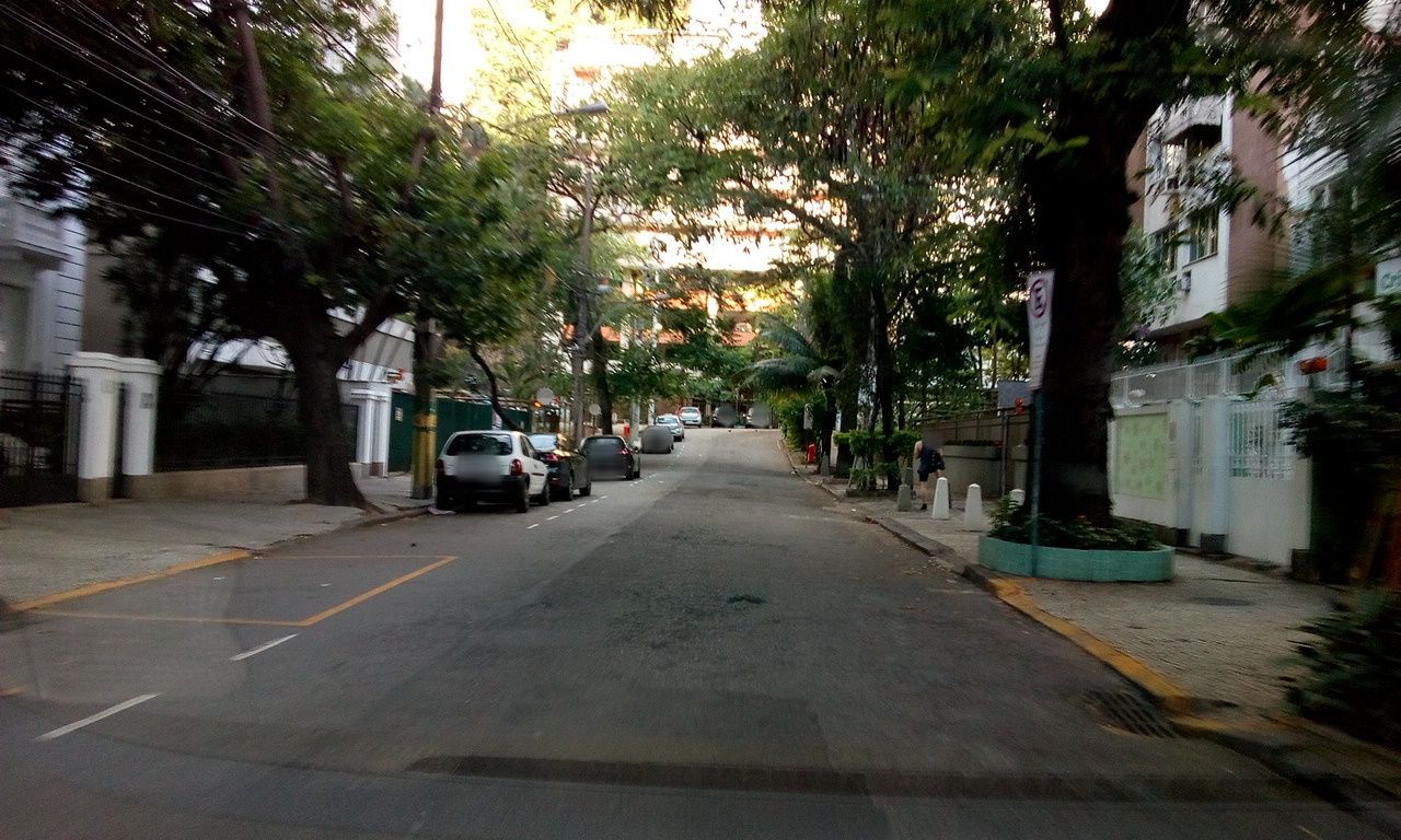 Street-level view near Mansão Nattier, Botafogo
