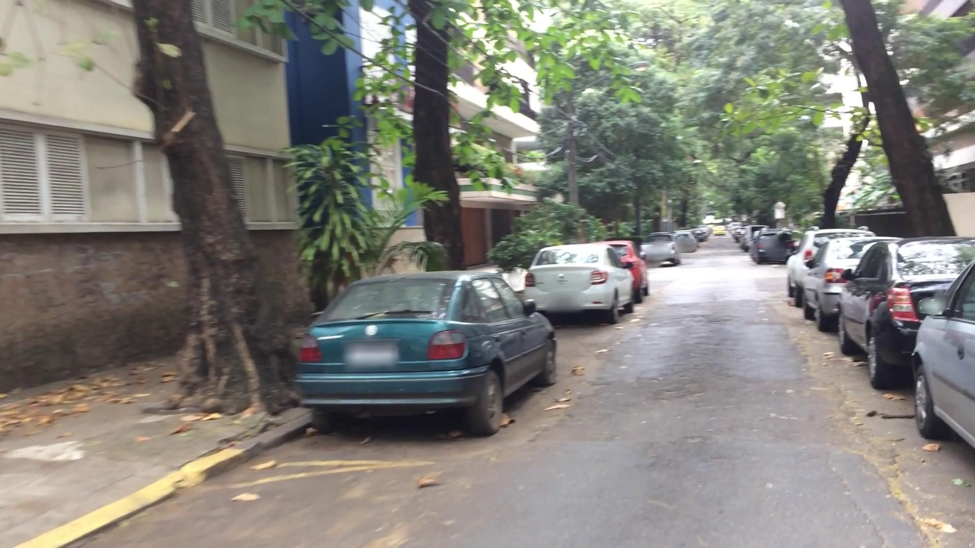 Street-level view near Mansões Marques de Pinedo, Laranjeiras