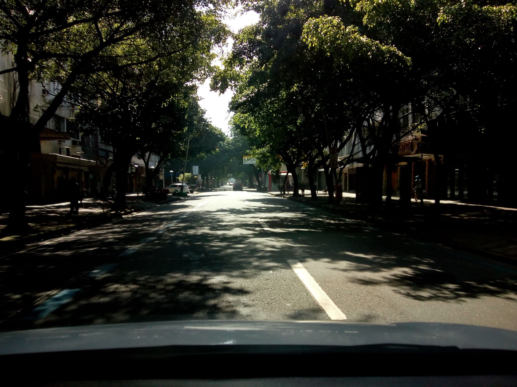 Street-level view near Mar de Ipanema, Ipanema