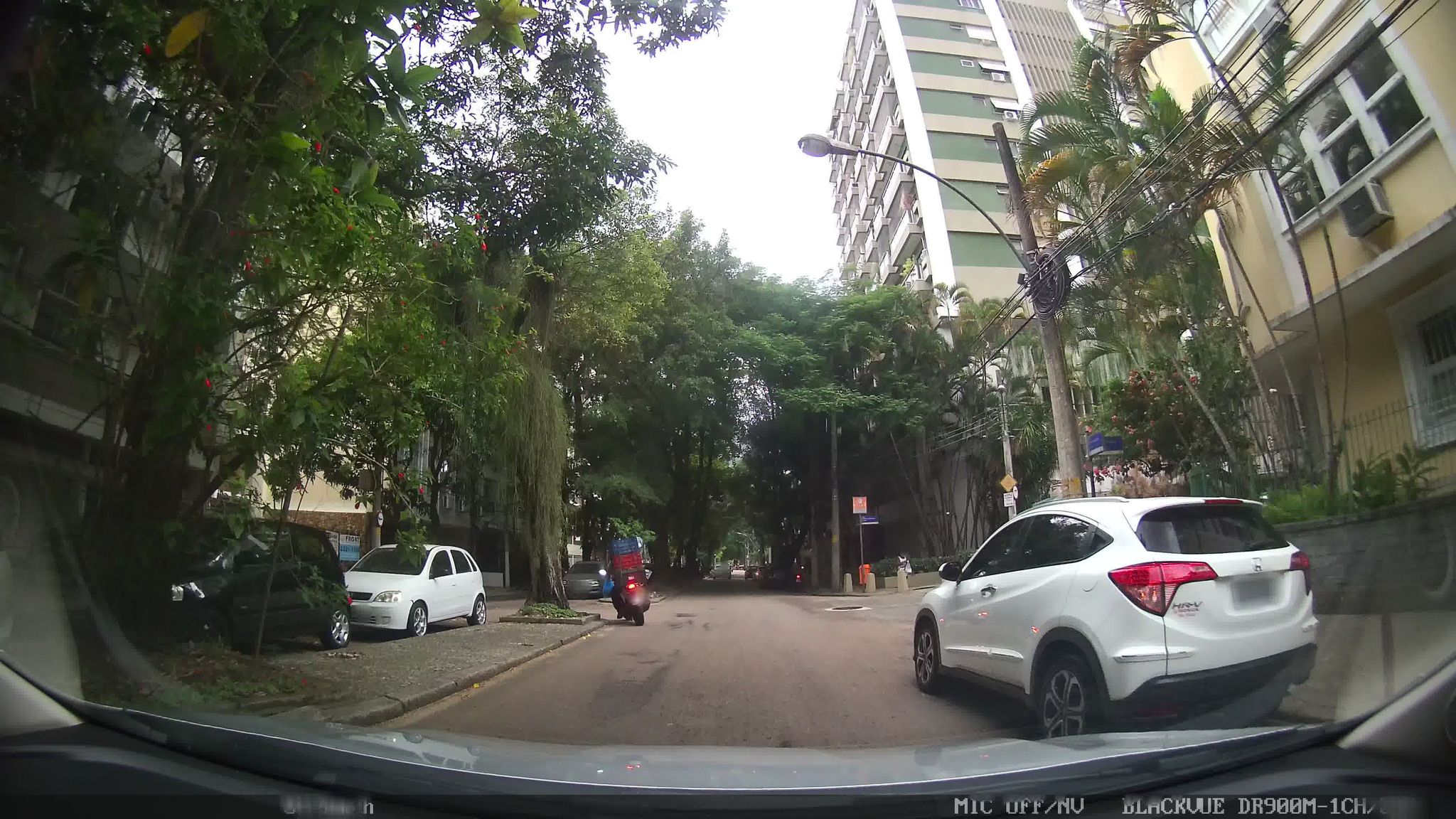 Street-level view near Marco César, Humaitá