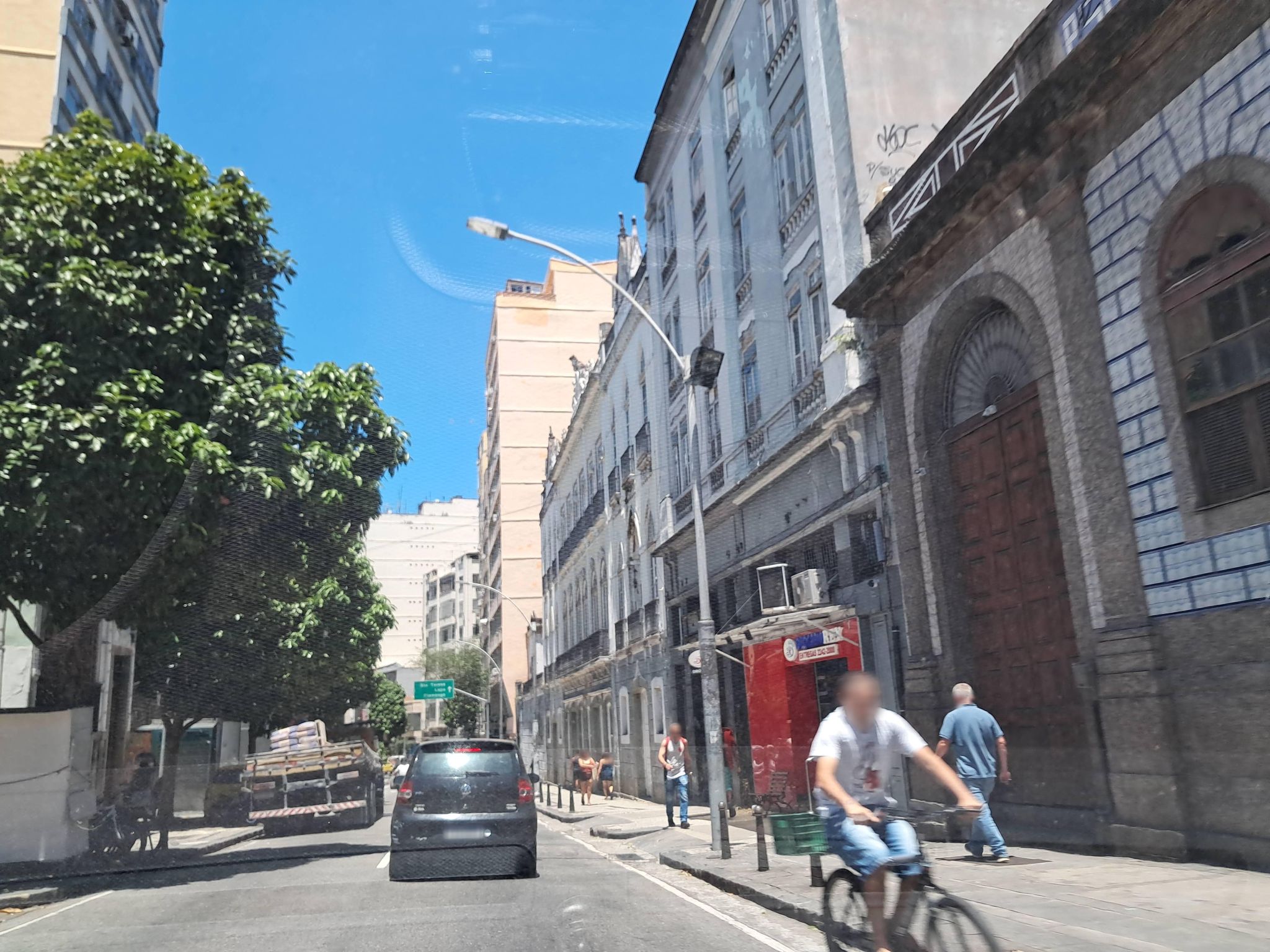Street-level view near Mesma Edif da Rua Washington Luiz Num 133, Centro
