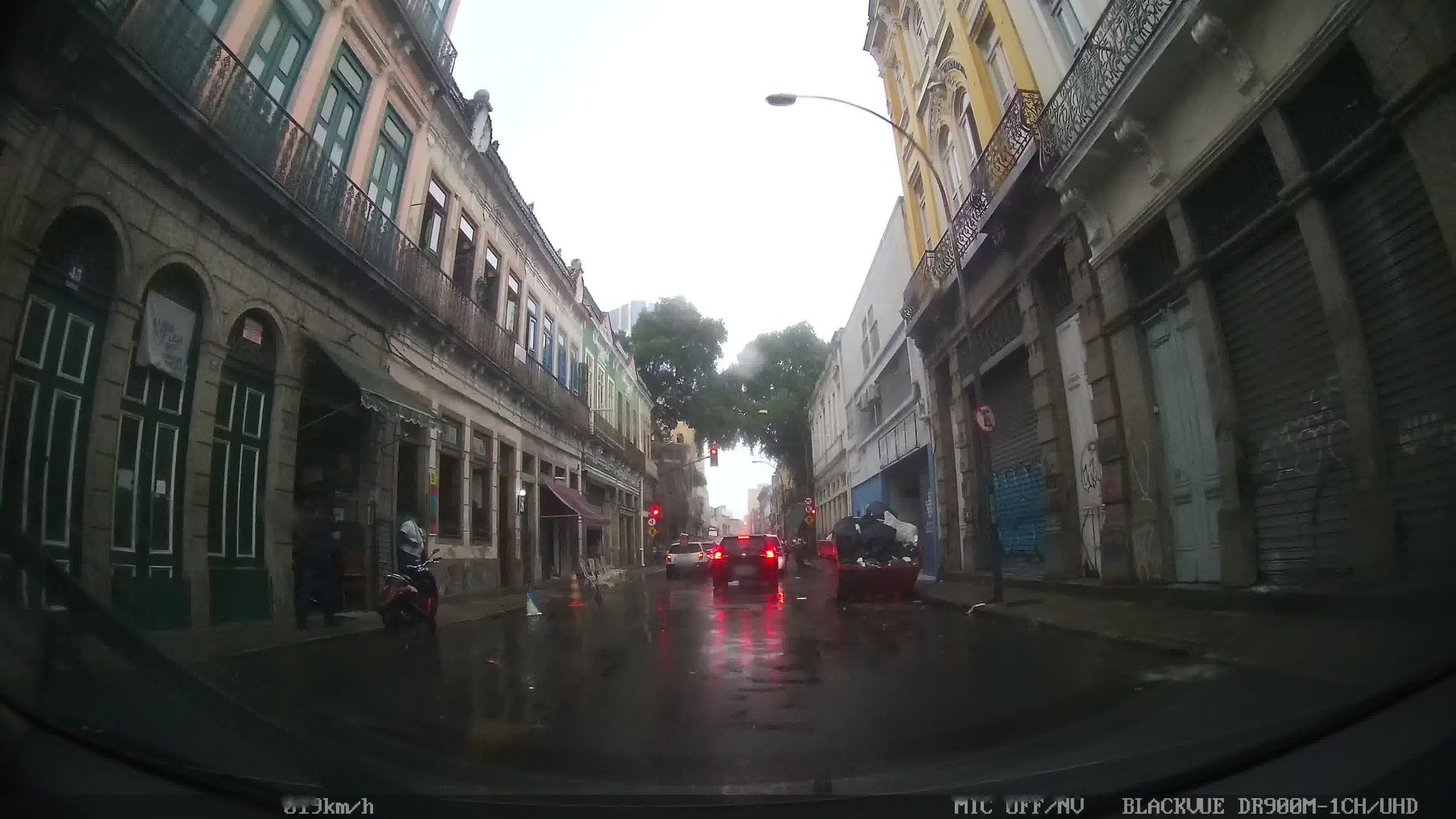 Street-level view near Mesma Edif do Num 50, Centro