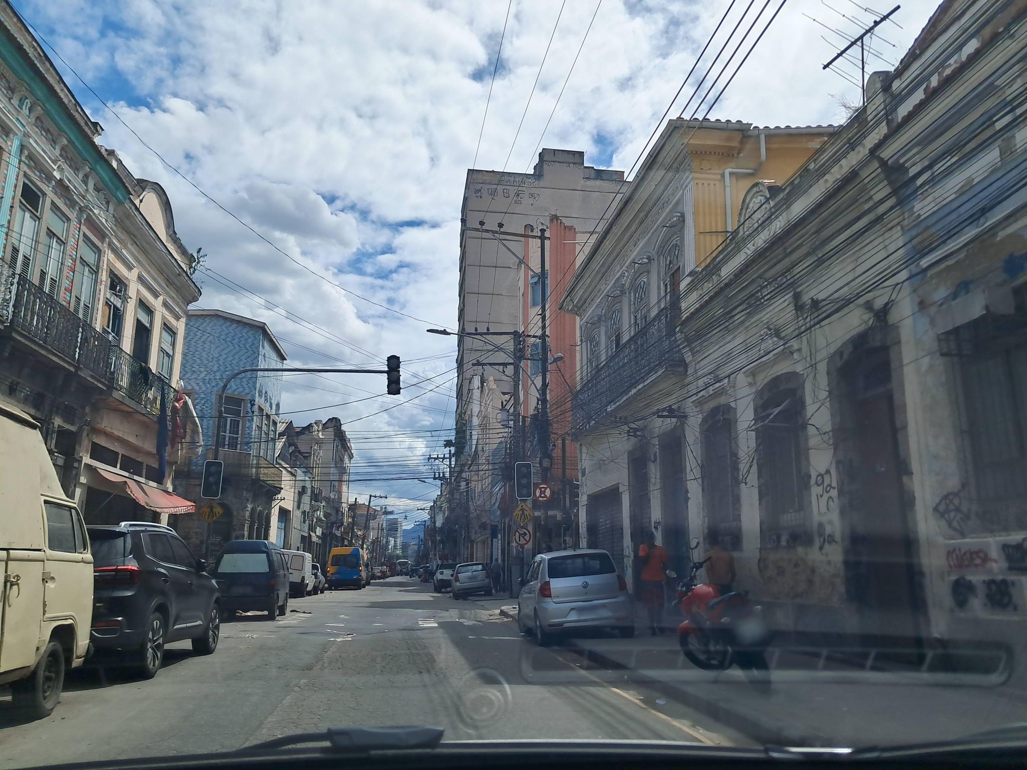 Street-level view near Mesma Edif do Numero 53, Centro