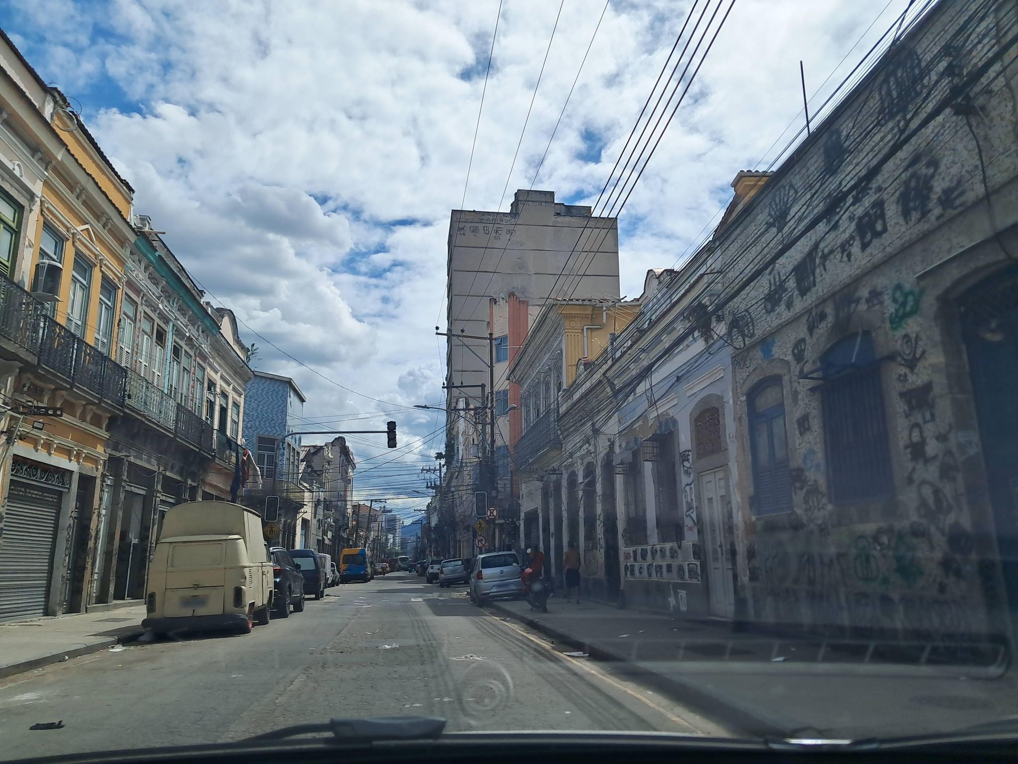 Street-level view near Mesma Edif do Numero 55, Centro