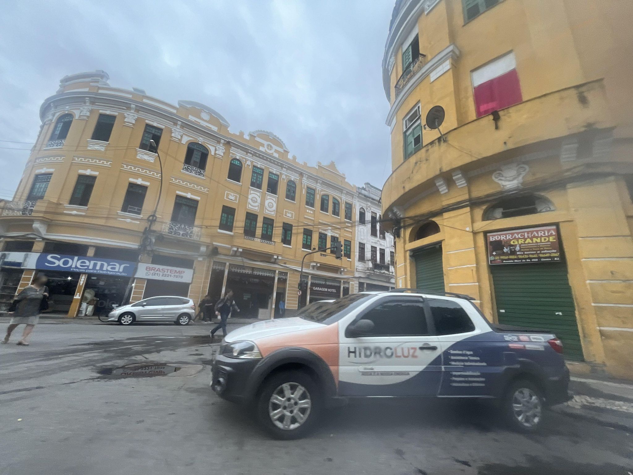 Street-level view near Mesma Edif dos Numeros 296/298, Centro