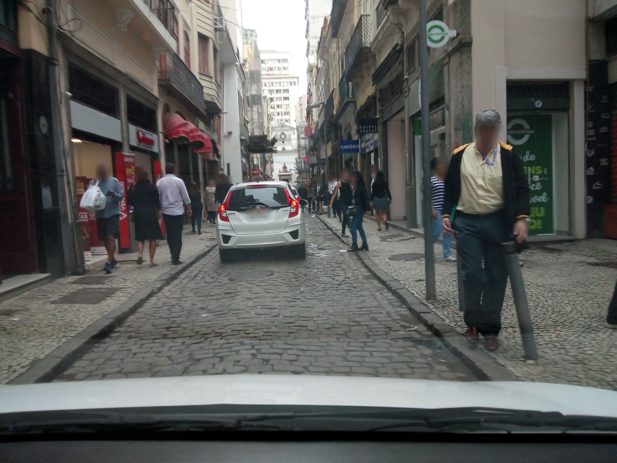 Street-level view near Mesma Edificacao do 135, Centro