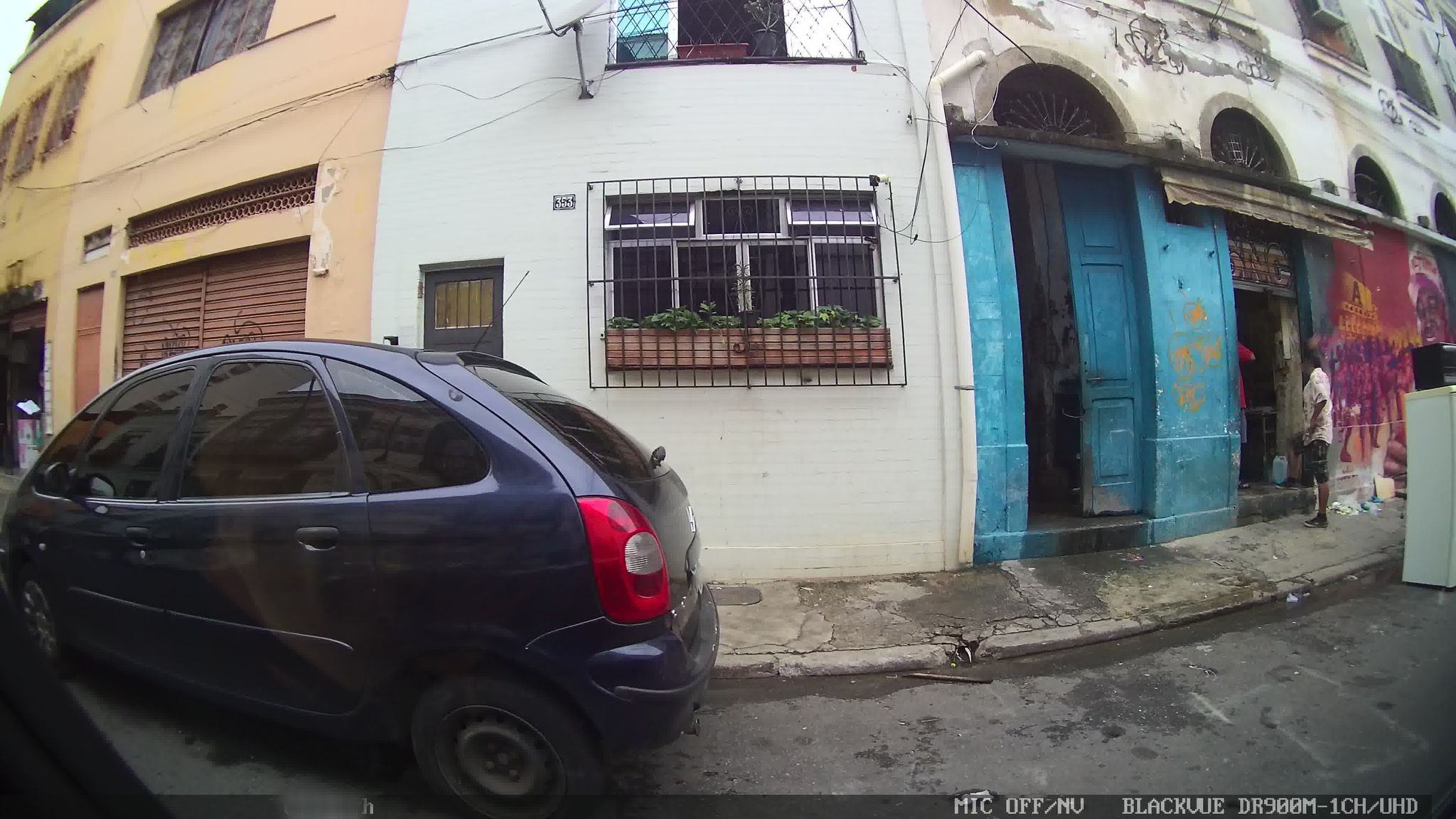 Street-level view near Mesma Edificacao do 392, Centro