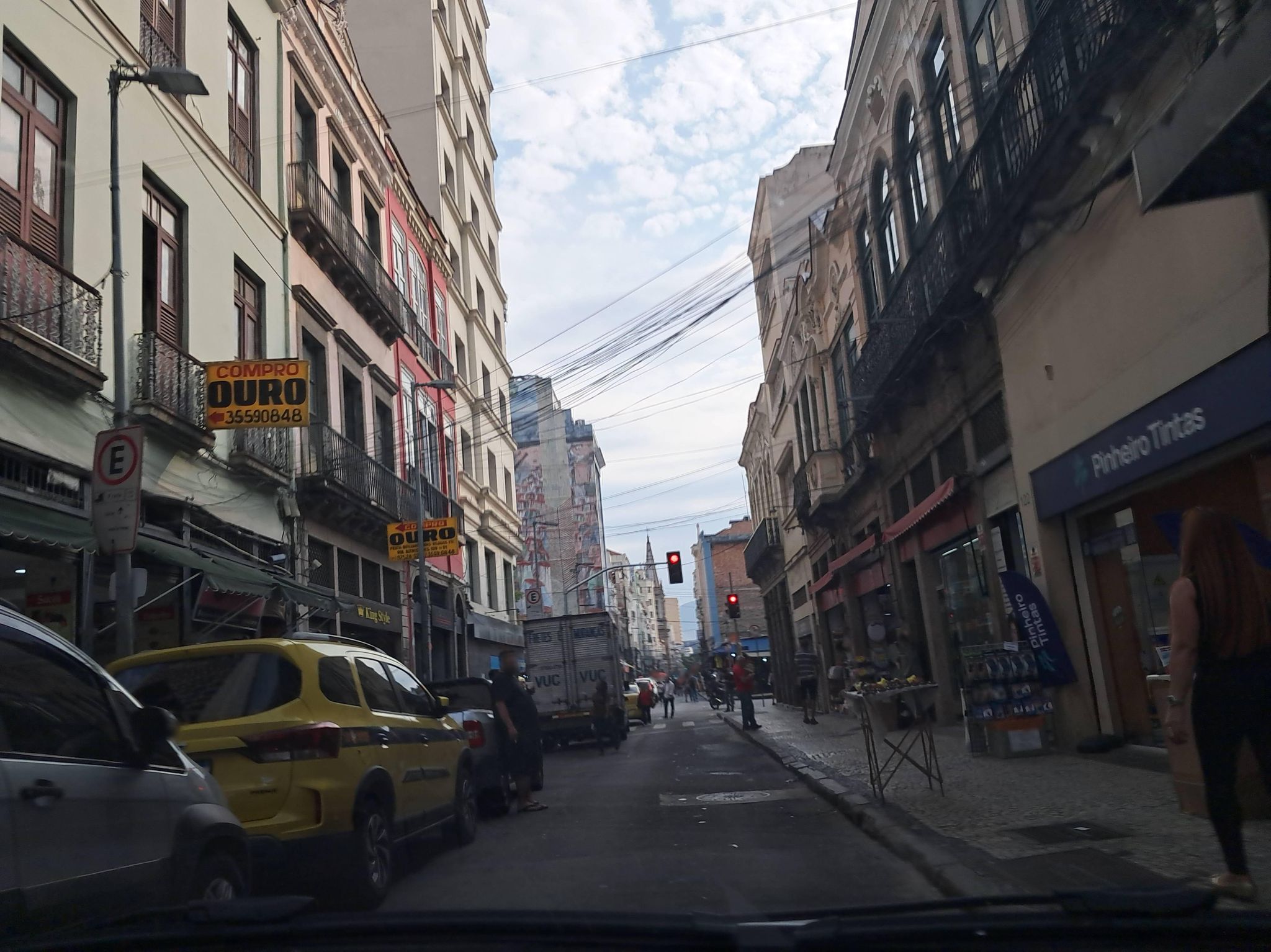 Street-level view near Mesma Edificacao do Numero 118, Centro
