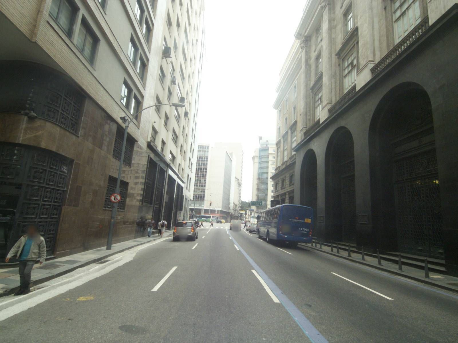 Street-level view near Mesma Edificacao do Numero 15, Centro
