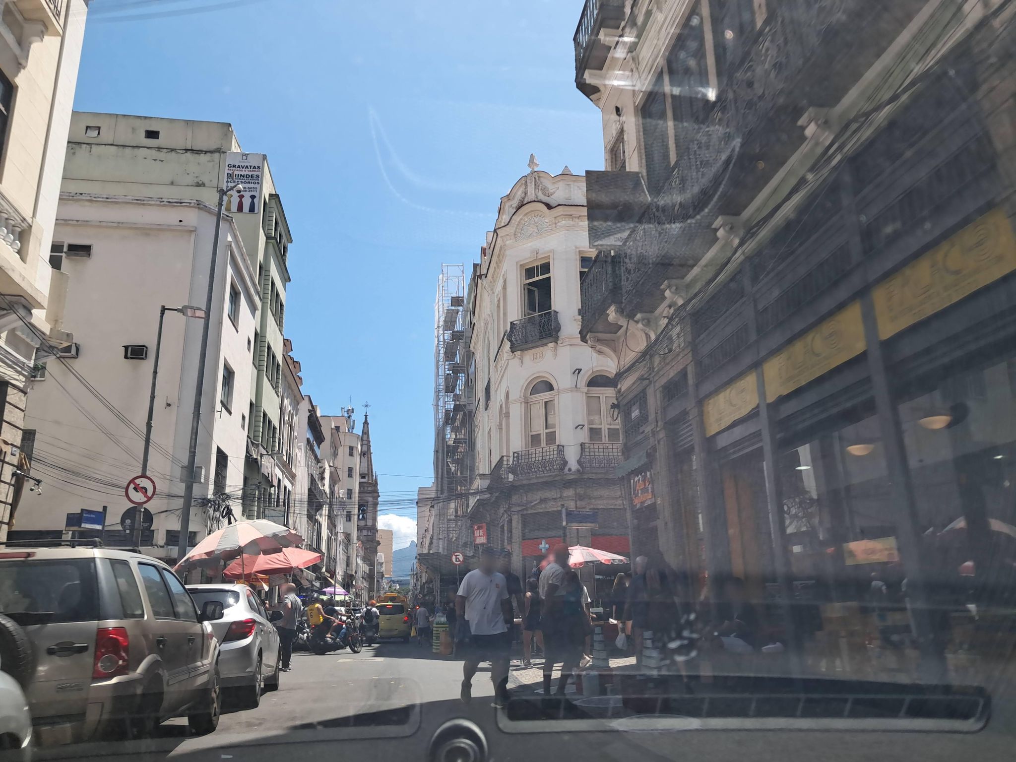 Street-level view near Mesma Edificacao do Numero 31, Centro